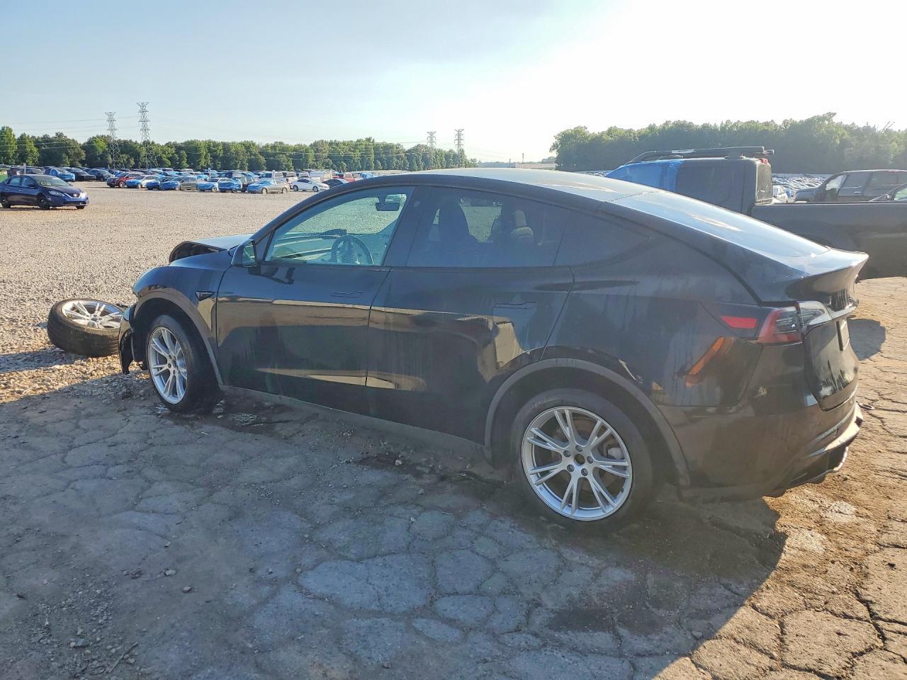 2023 Tesla Model Y - Image 2