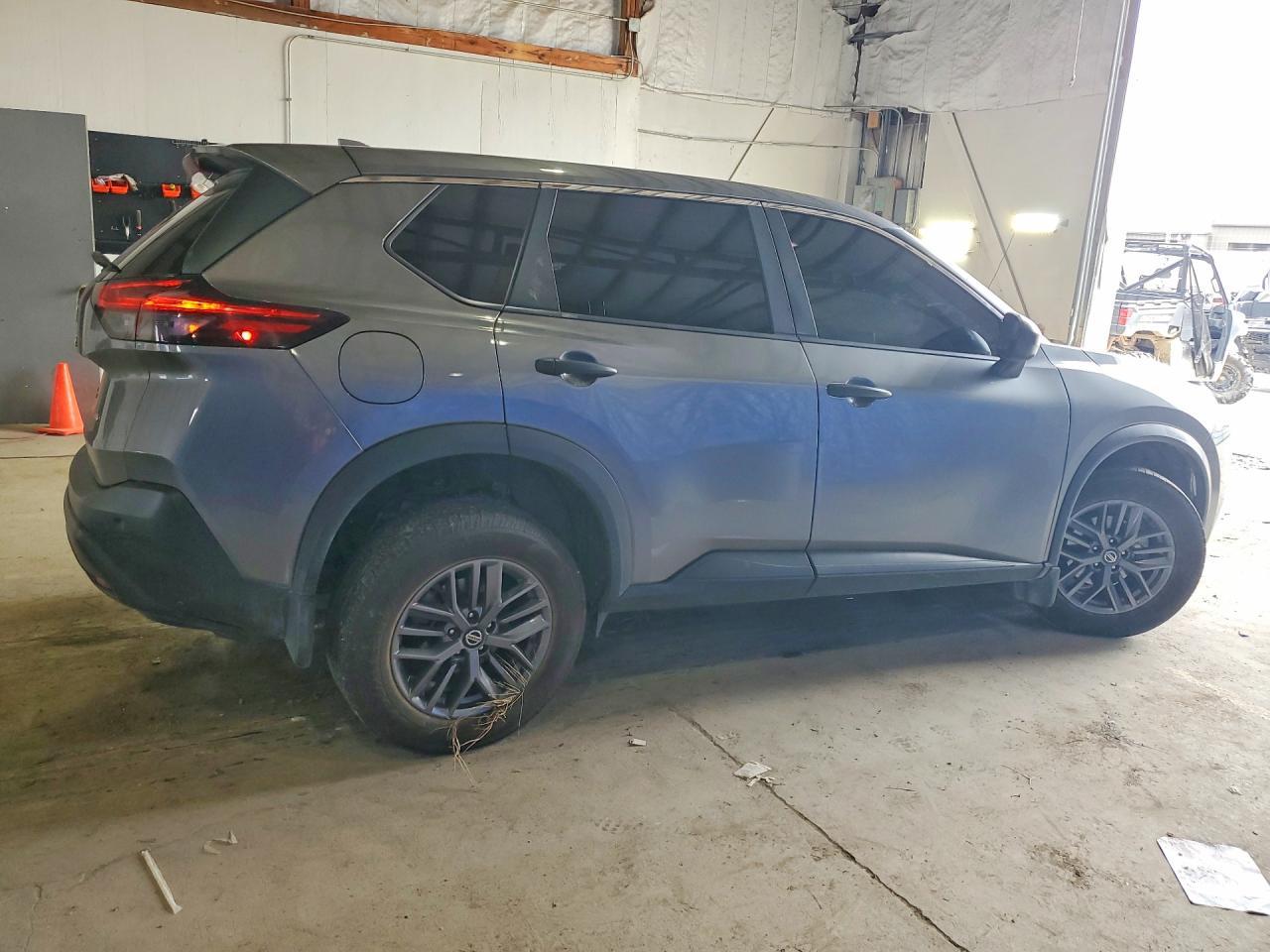 2021 Nissan Rogue S - Фото 3