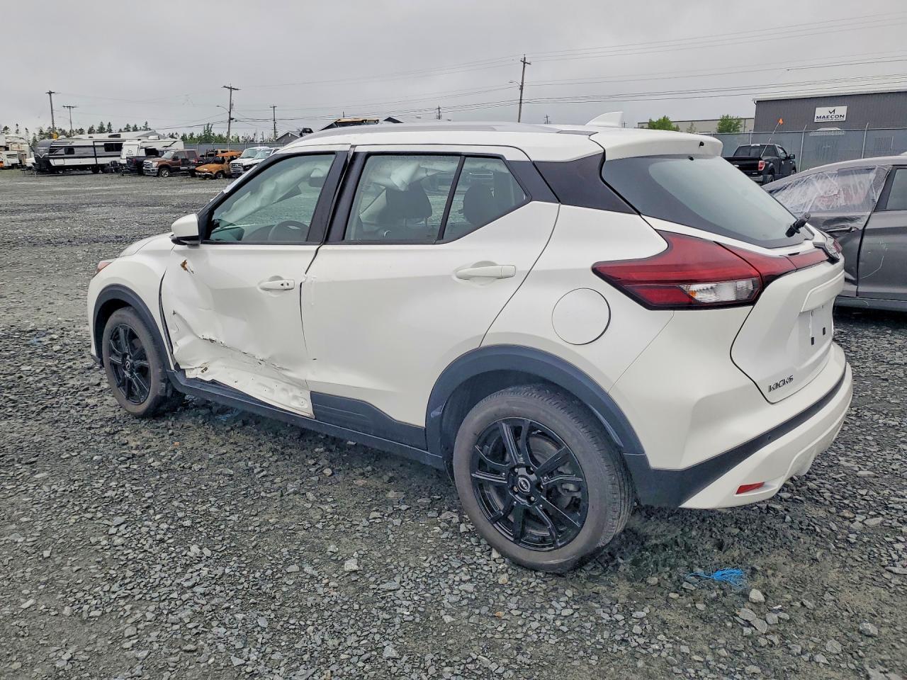 2023 Nissan Kicks Sv - Image 2