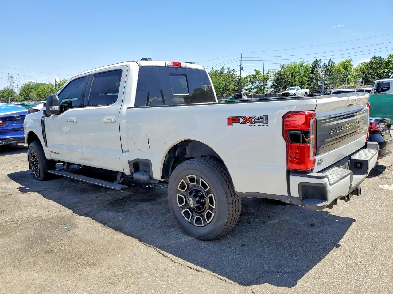 2025 Ford F350 Super Duty - Фото 2
