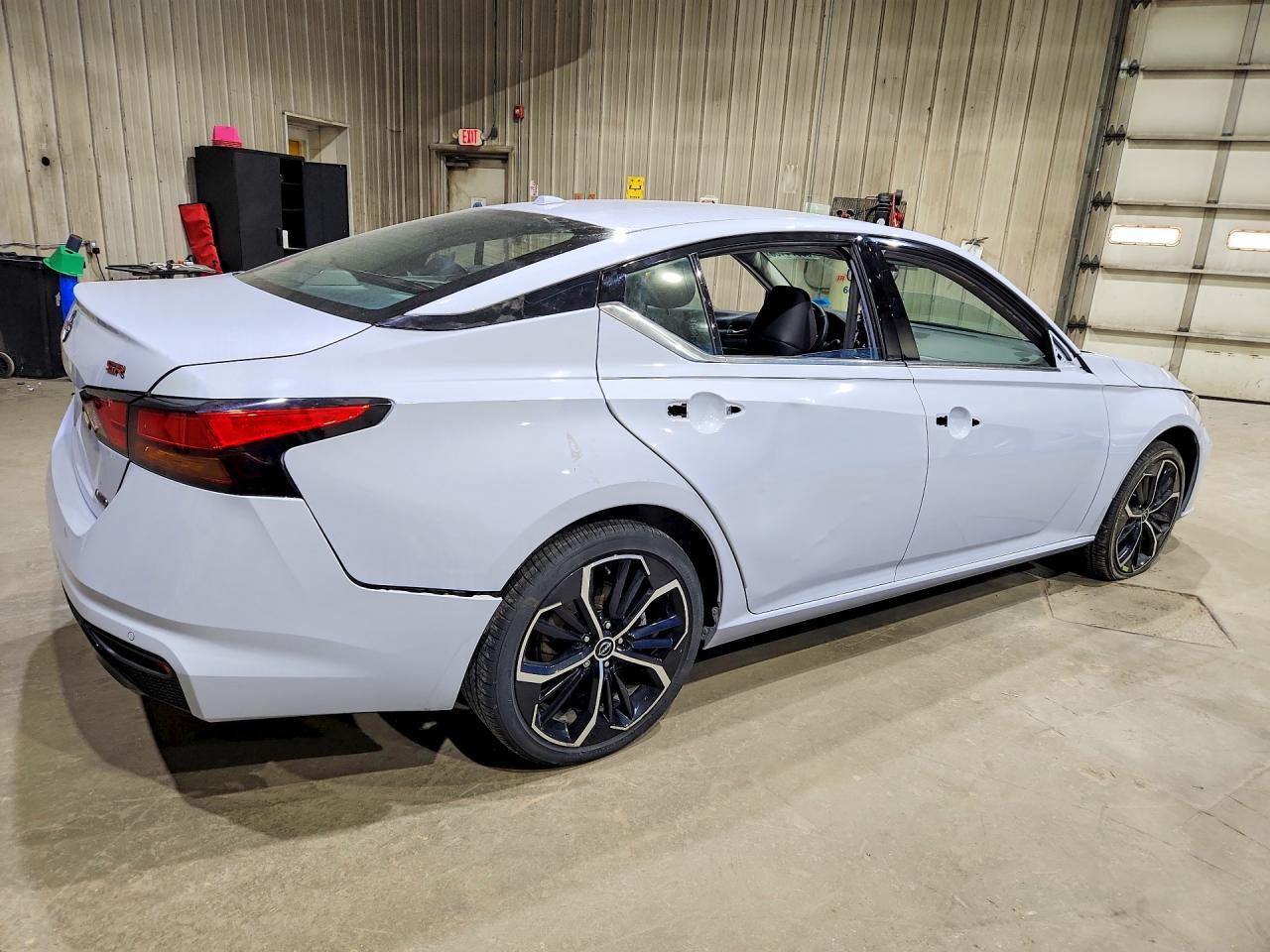 2024 Nissan Altima Sr - Фото 3