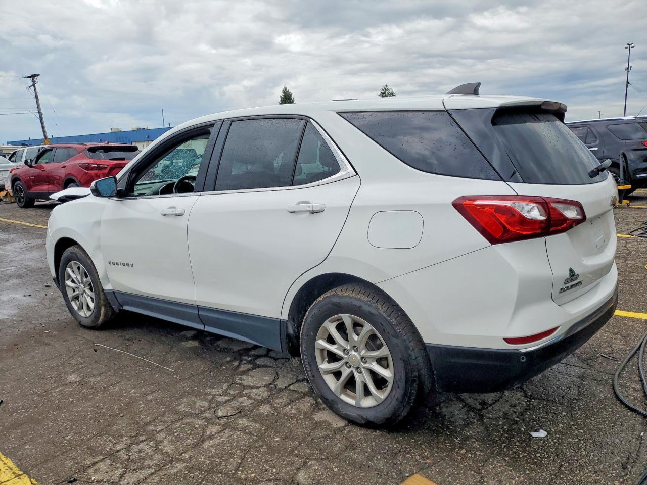 2018 Chevrolet Equinox Lt - Image 2