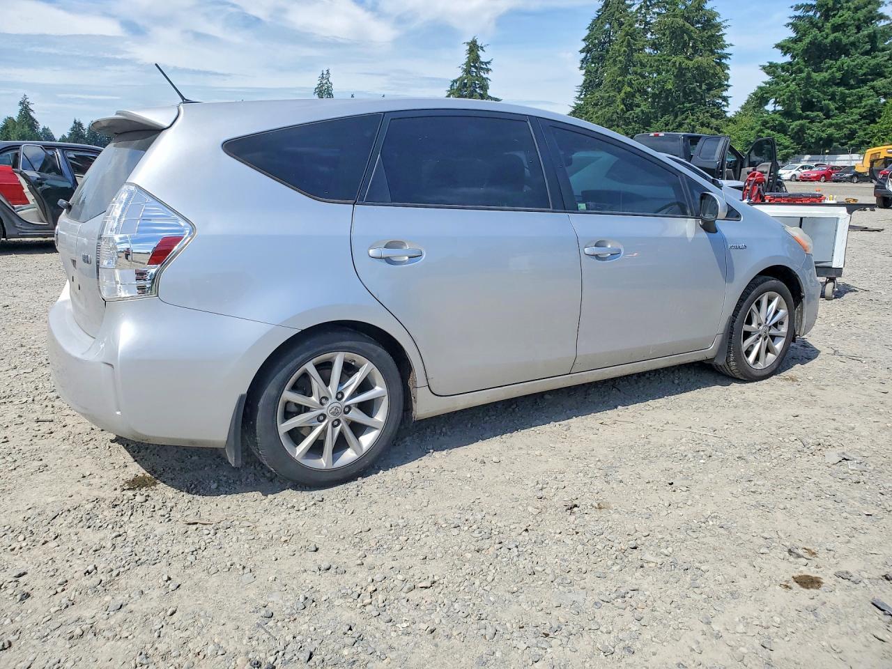 2012 Toyota Prius Base - Image 3