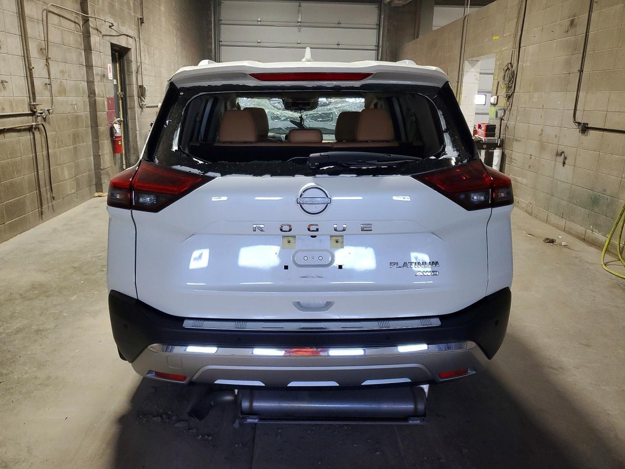 2023 Nissan Rogue Platinum - Фото 6