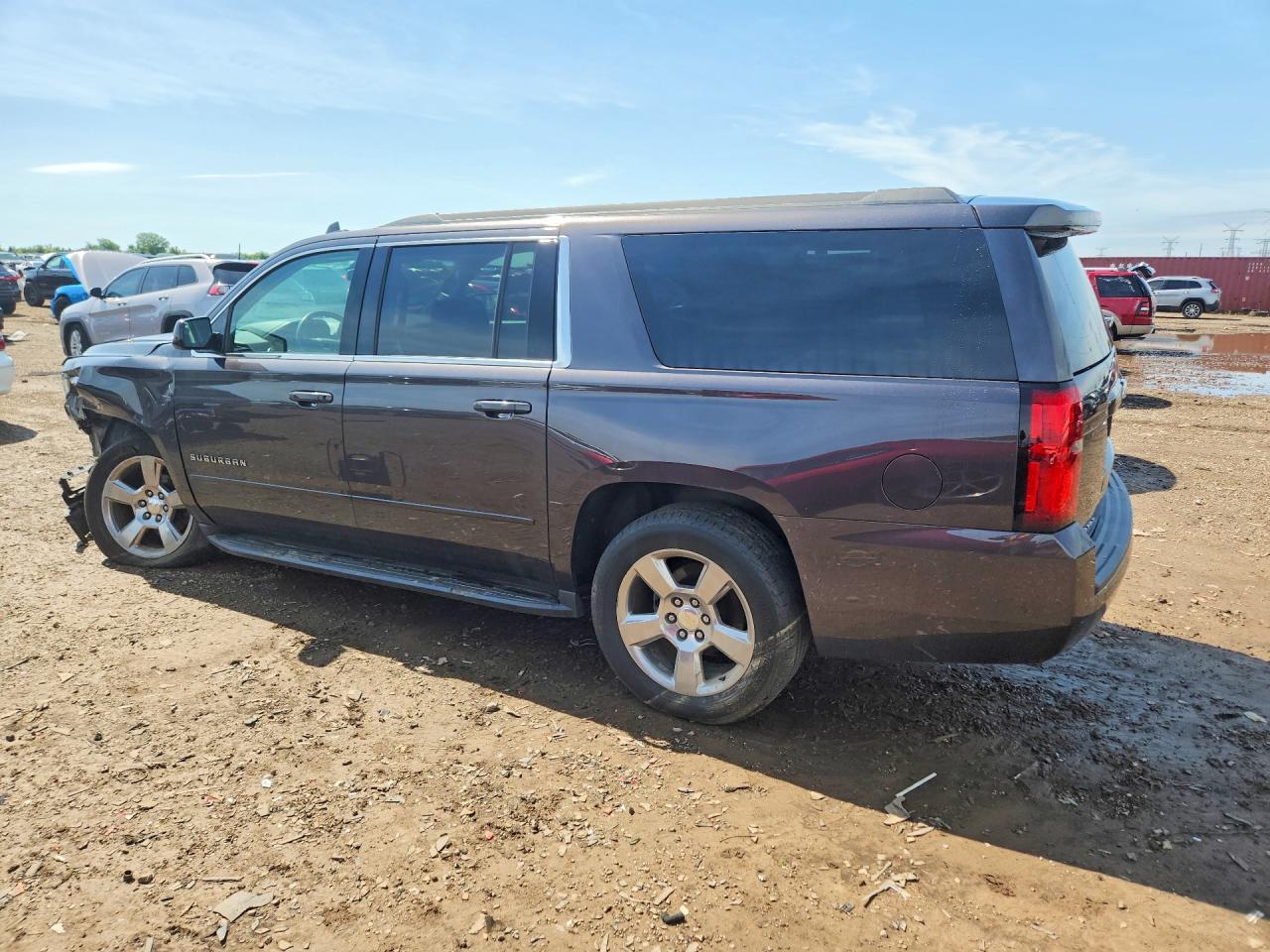 2017 Chevrolet Suburban K1500 Ls - Фото 2