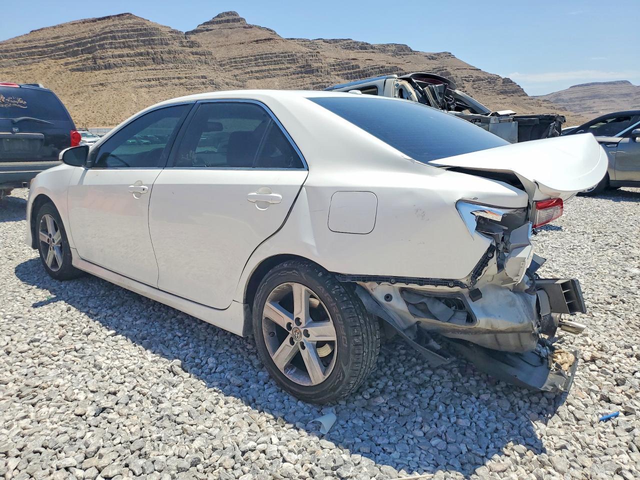 2013 Toyota Camry Se - Фото 2