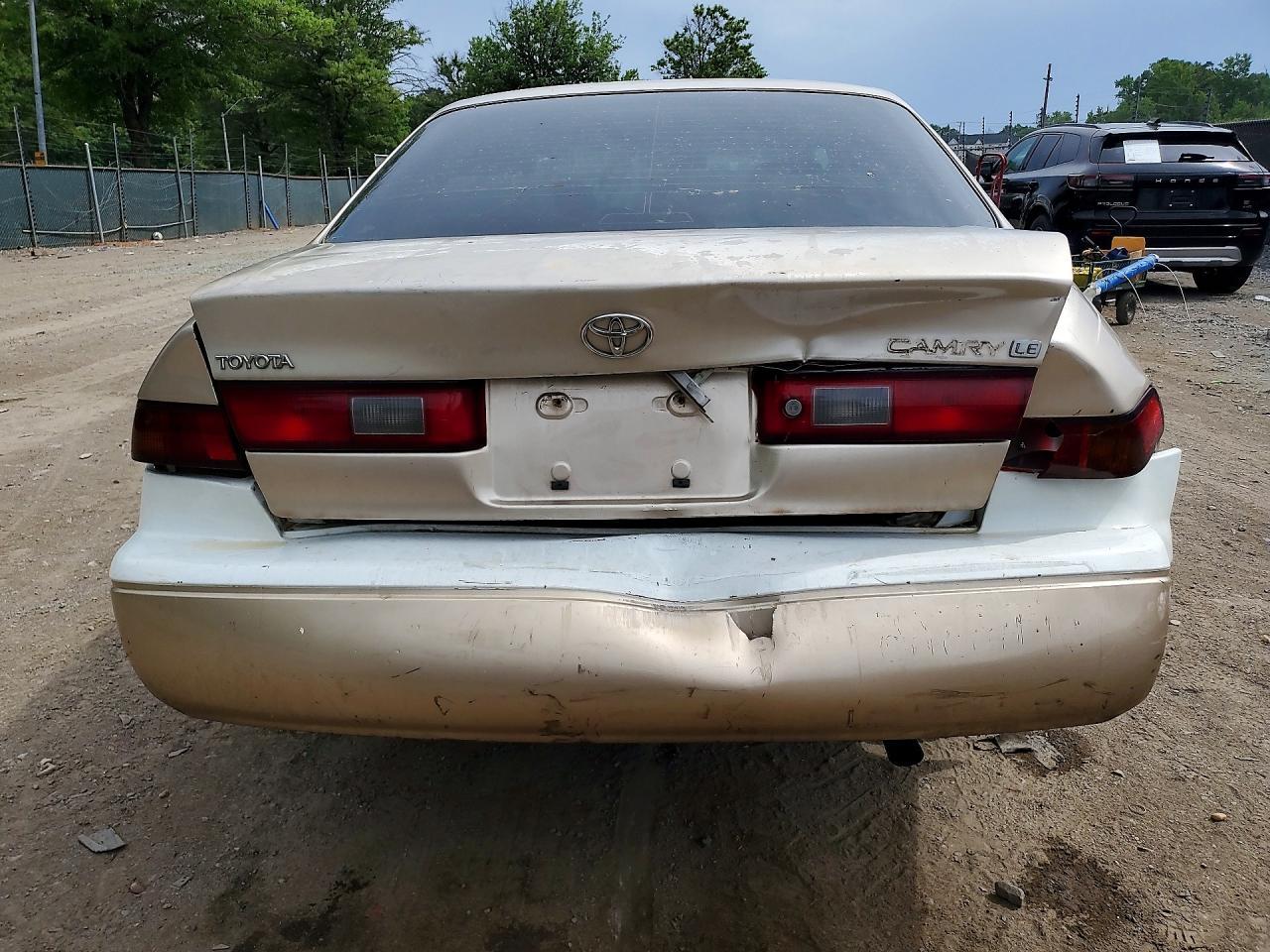 1998 Toyota Camry Le - Фото 6