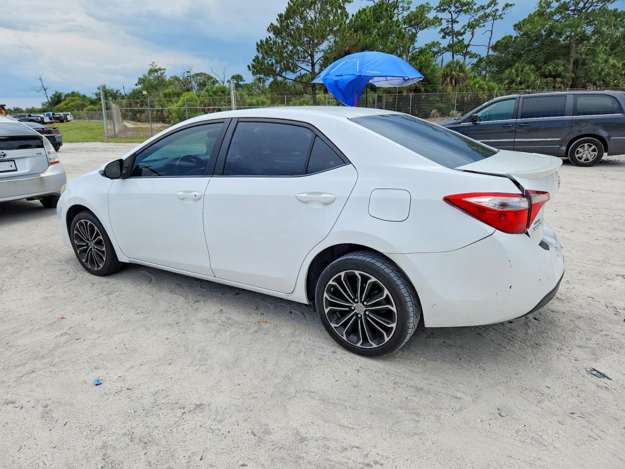 2015 Toyota Corolla S Plus - Фото 2