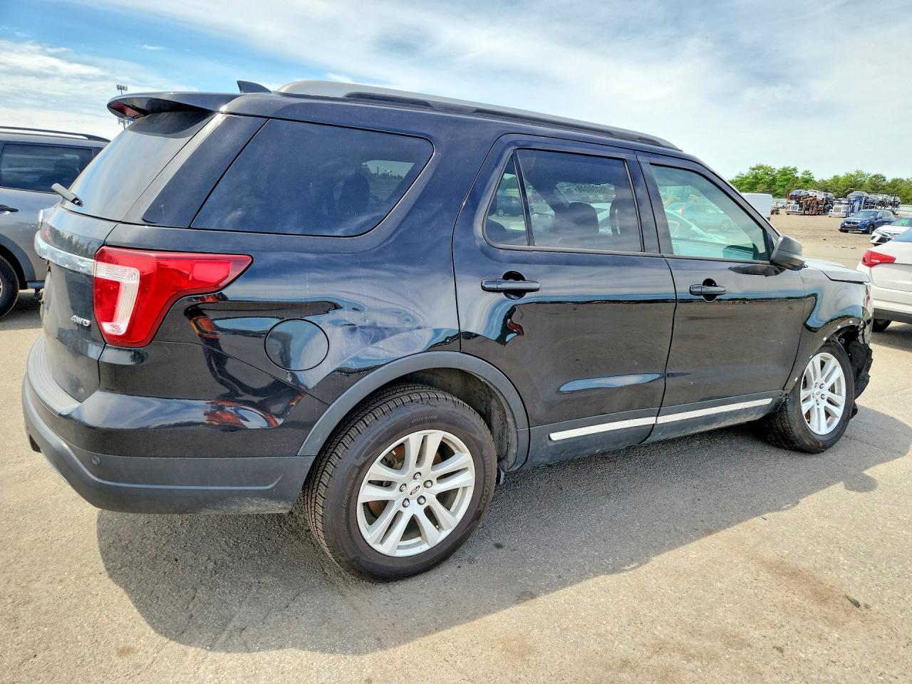 2019 Ford Explorer Xlt - Фото 3