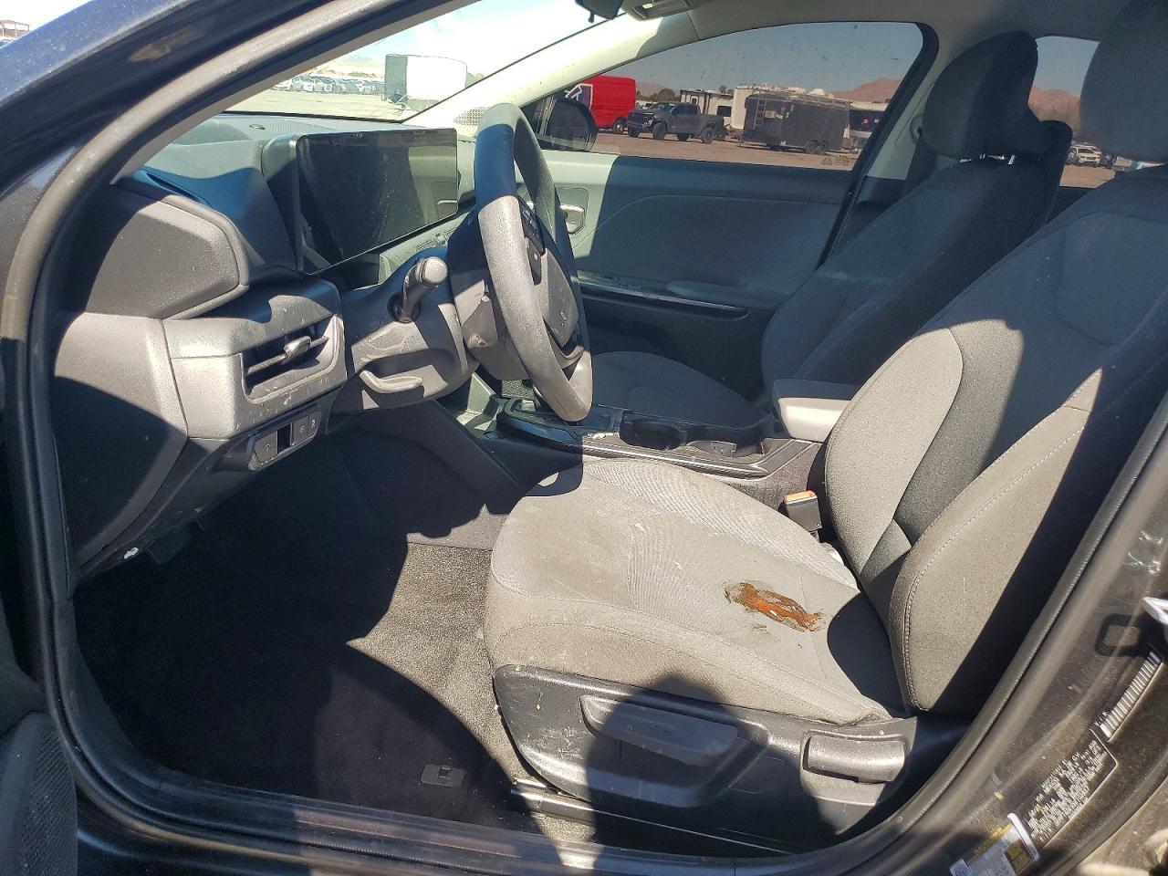 2025 Kia K4 Lxs - Image 7