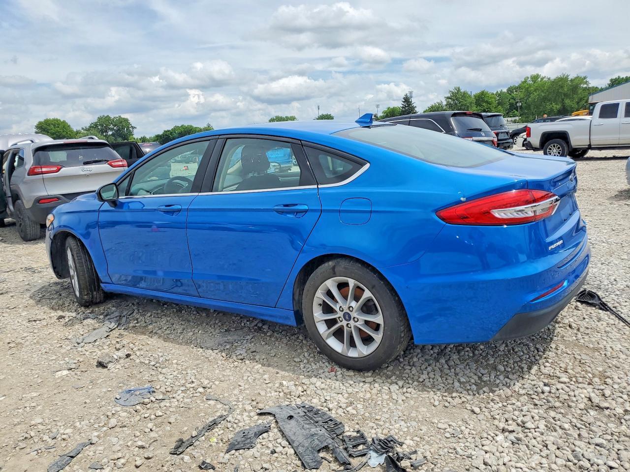 2020 Ford Fusion Se - Фото 2