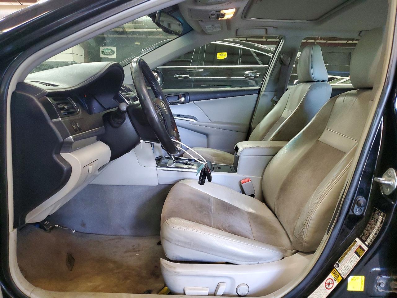 2012 Toyota Camry Hybrid Xle - Image 7