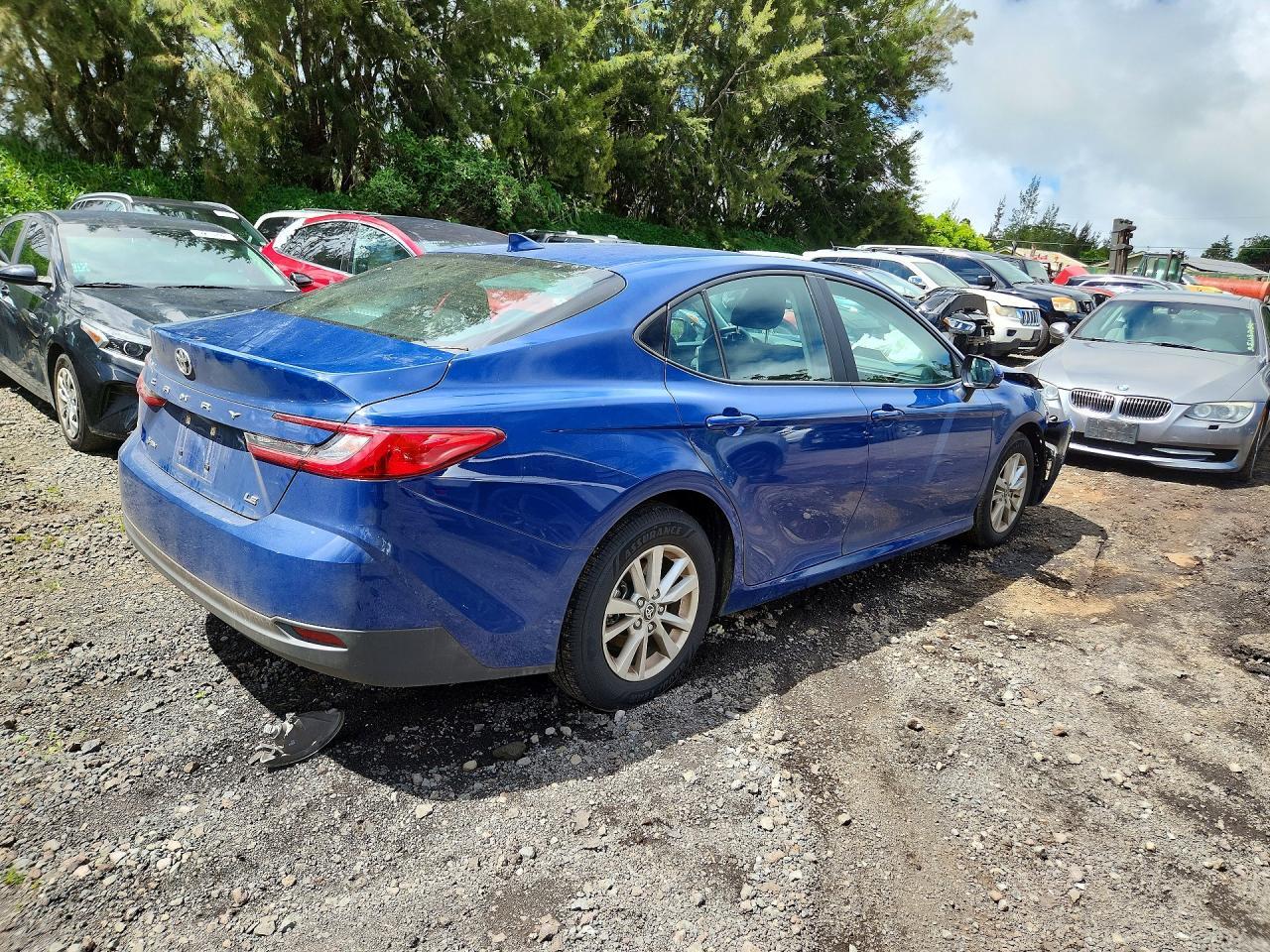 2025 Toyota Camry Le - Image 3