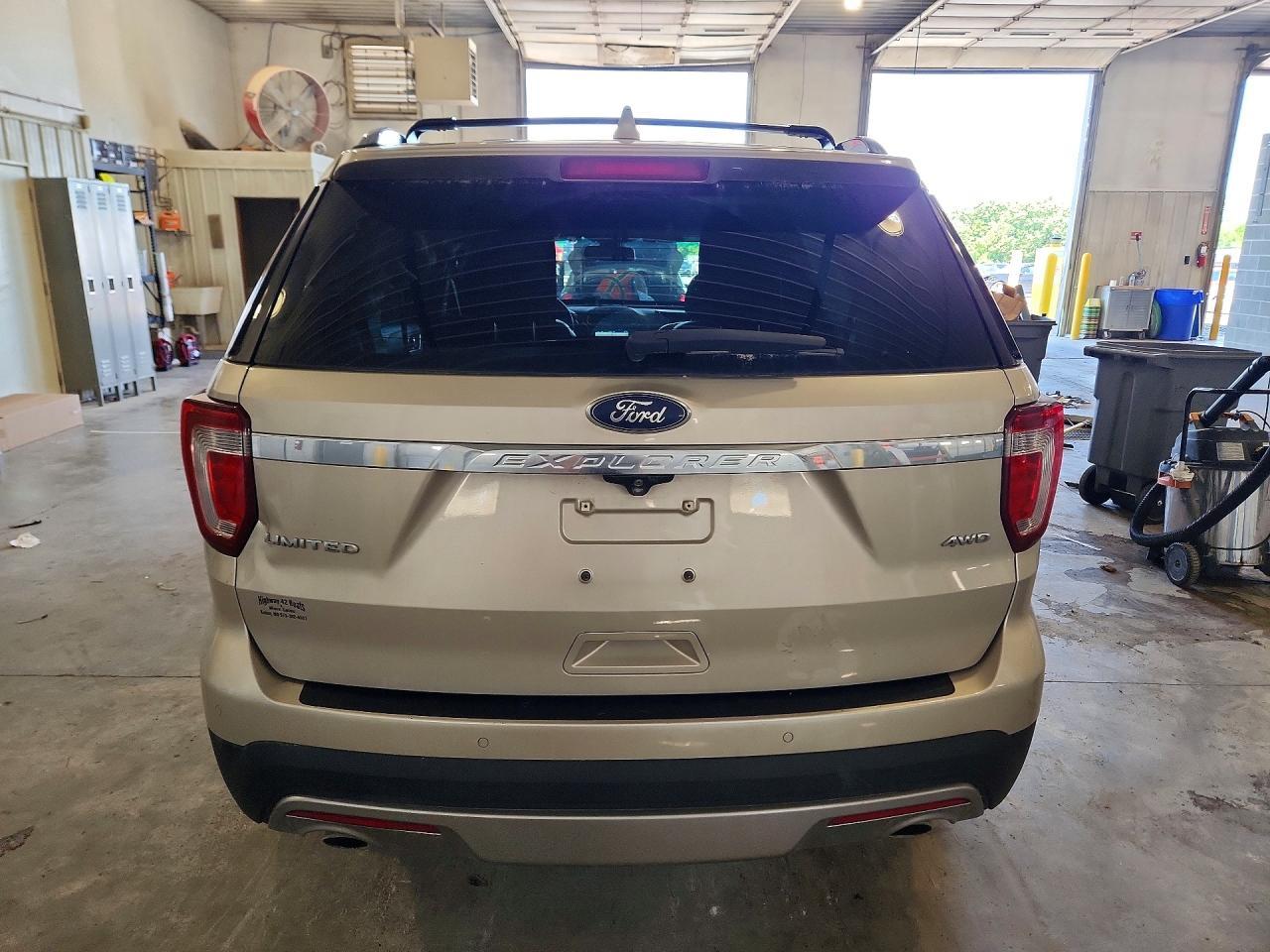 2017 Ford Explorer Limited - Image 6