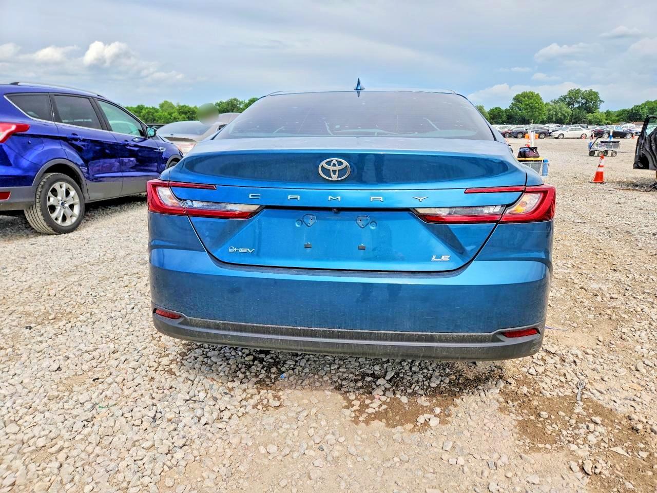 2025 Toyota Camry Le - Фото 6