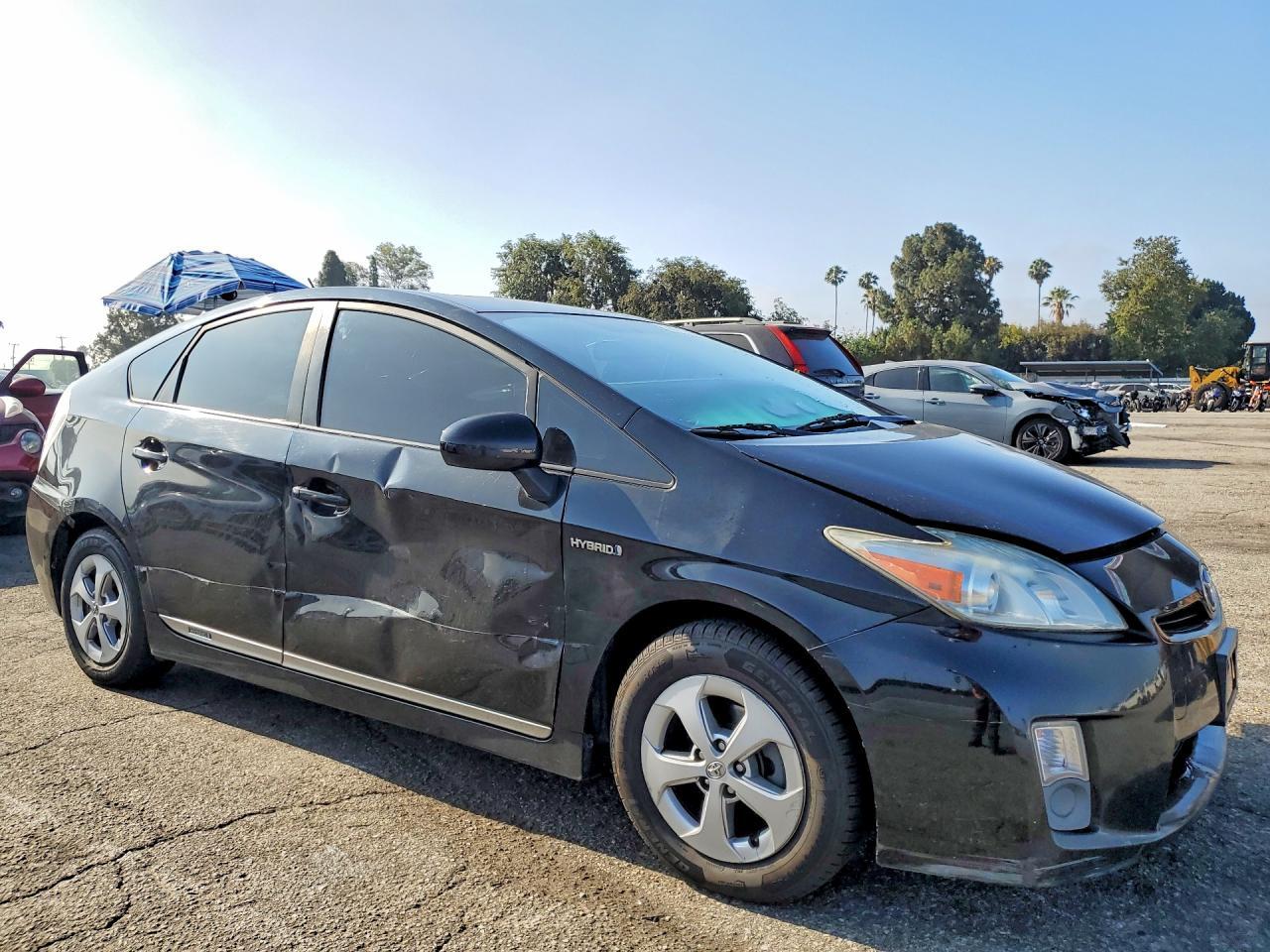 2011 Toyota Prius Three - Фото 4