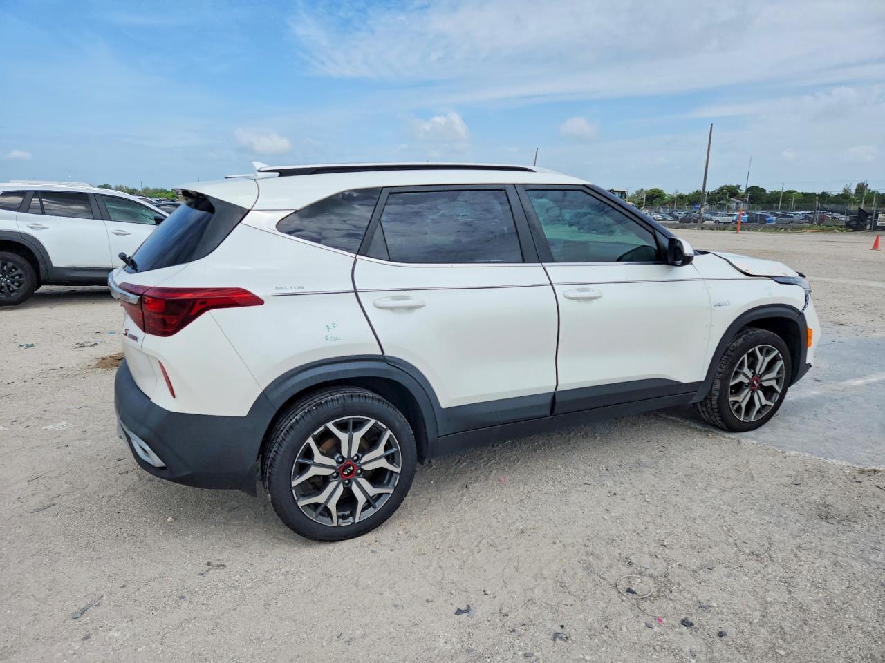2021 Kia Seltos S - Фото 3