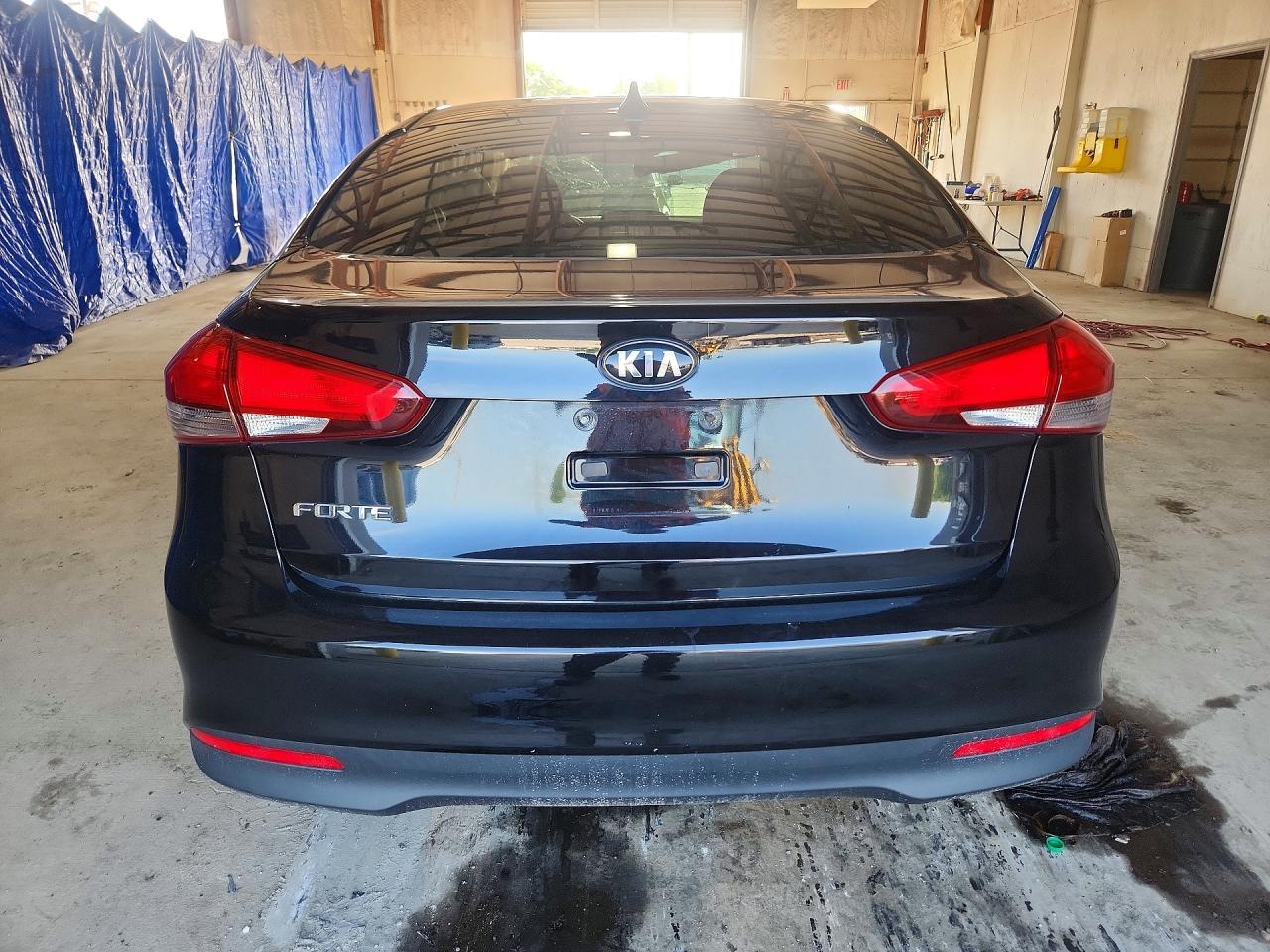 2017 Kia Forte Lx - Image 6