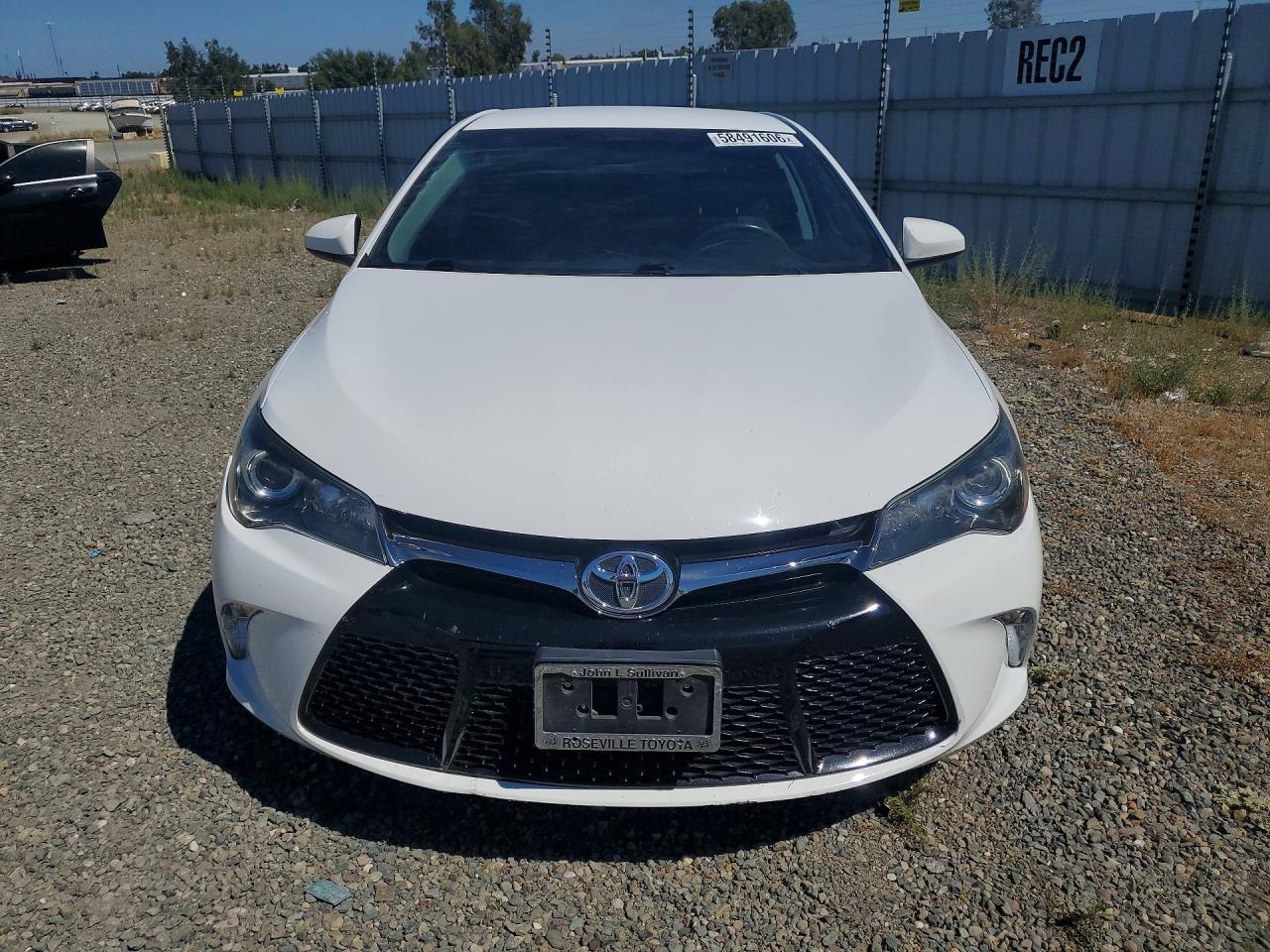 2017 Toyota Camry Se - Фото 5