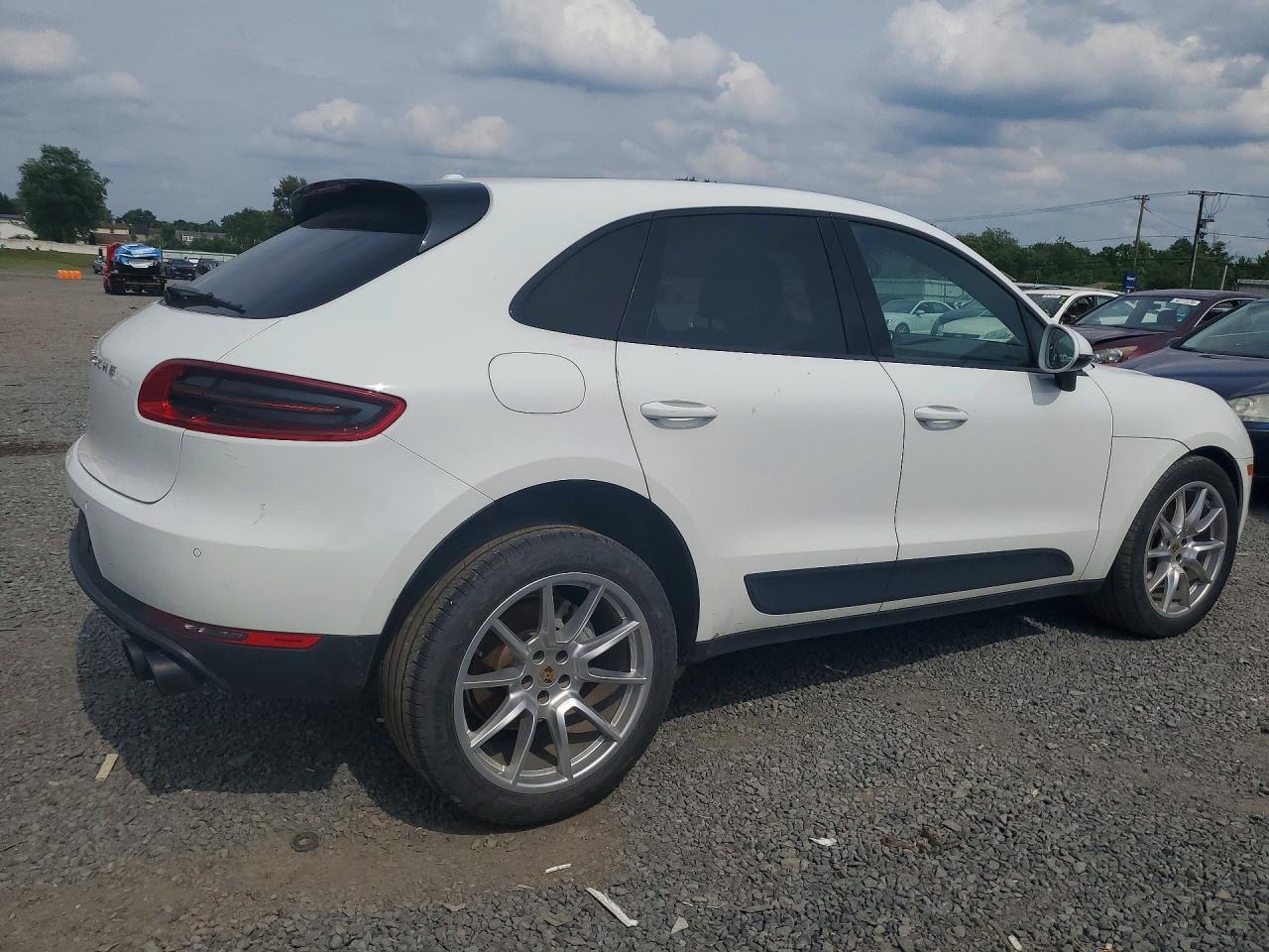 2015 Porsche Macan S - Image 3