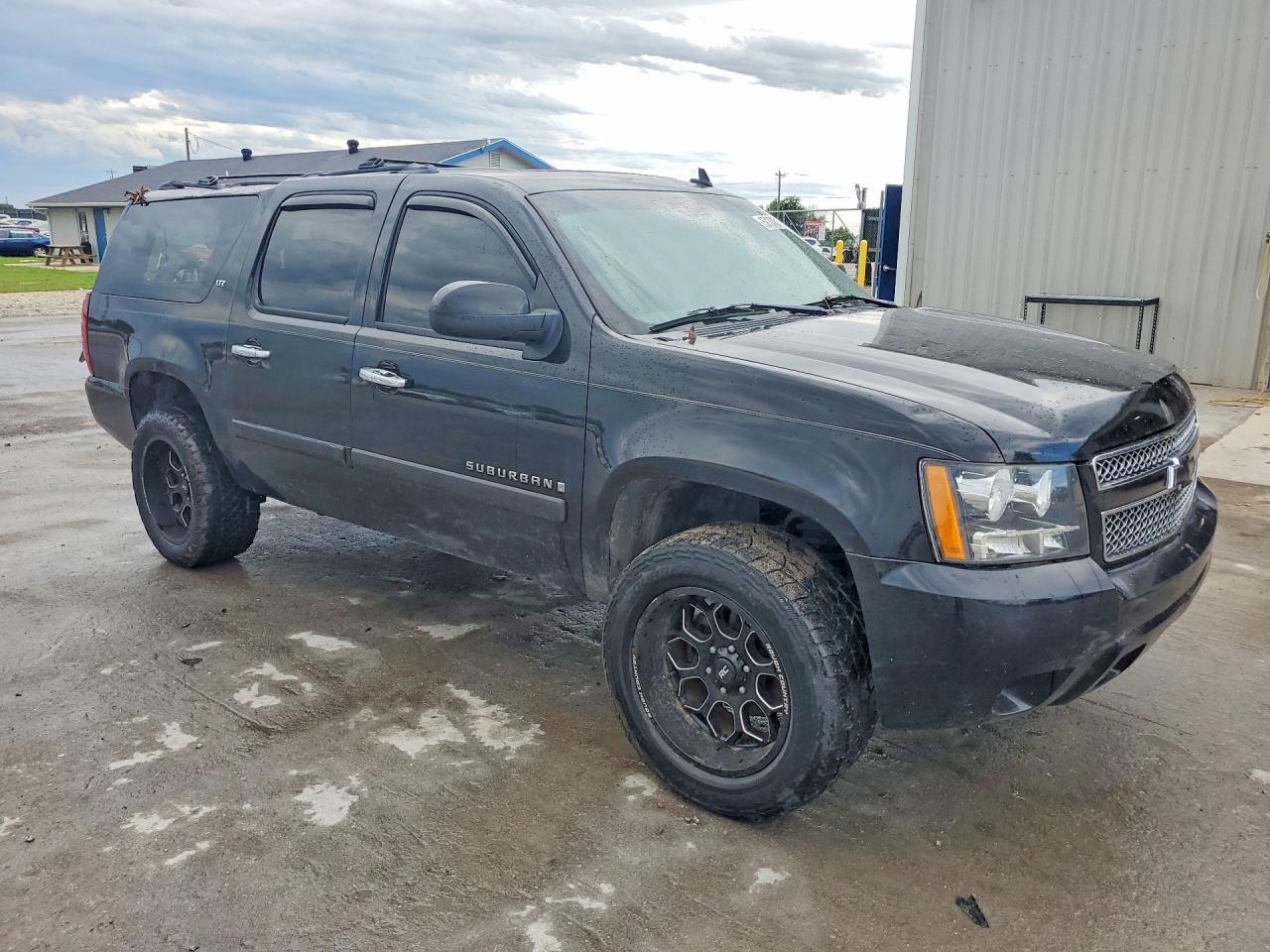 2007 Chevrolet Suburban K1500 - Image 4