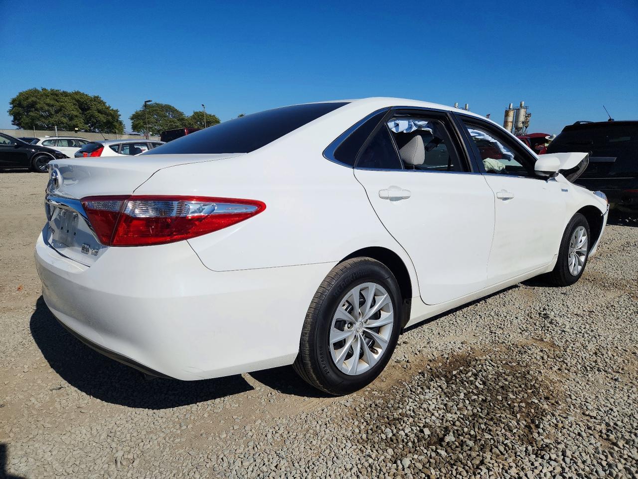 2016 Toyota Camry Hybrid Le - Фото 3