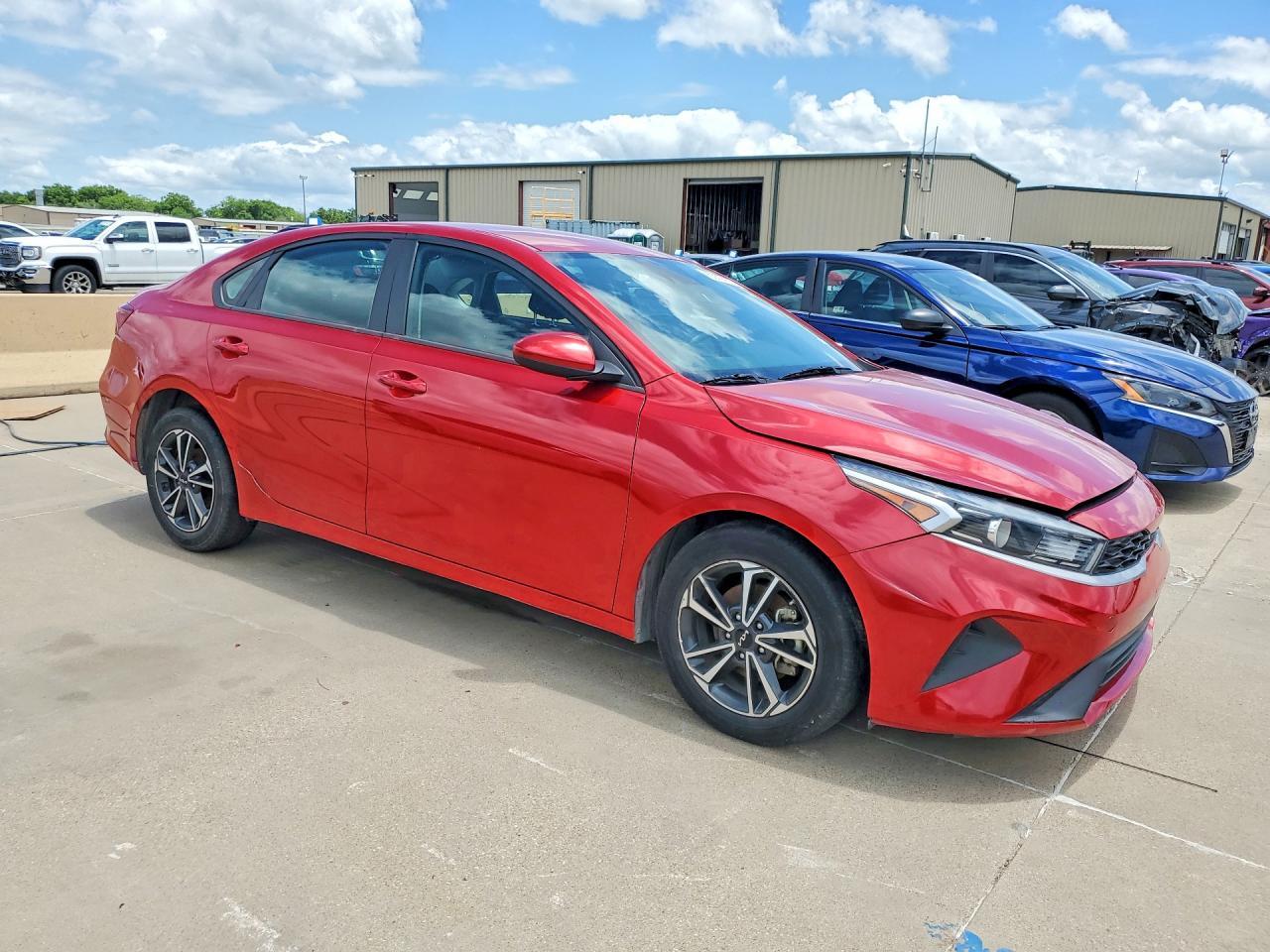2023 Kia Forte Lxs - Фото 4