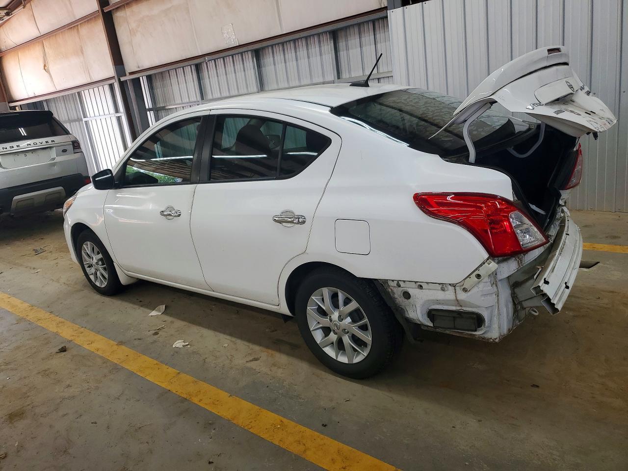2018 Nissan Versa Sv - Фото 2