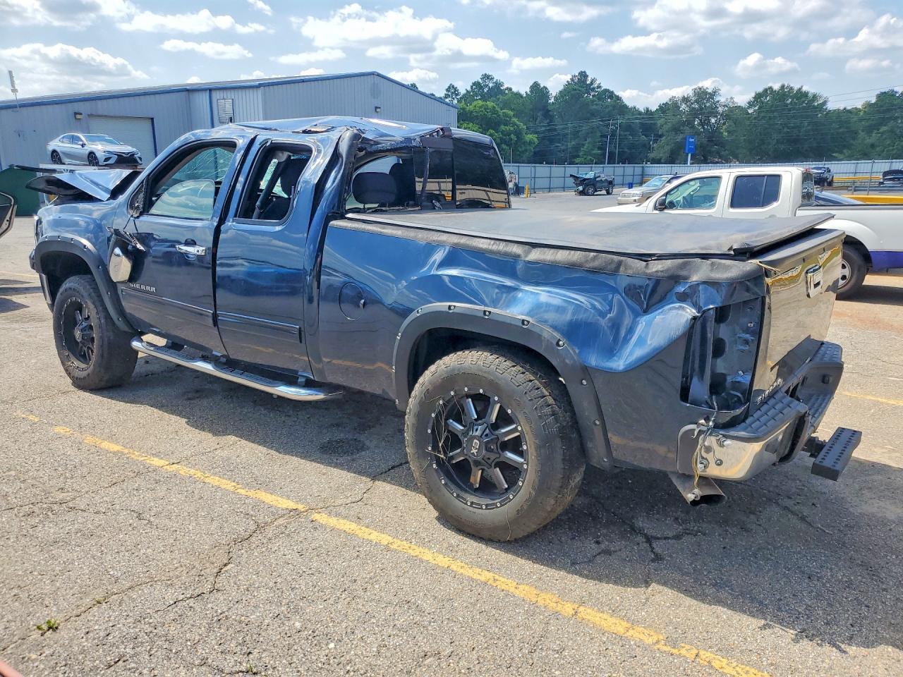 2008 GMC Sierra K1500 - Фото 2
