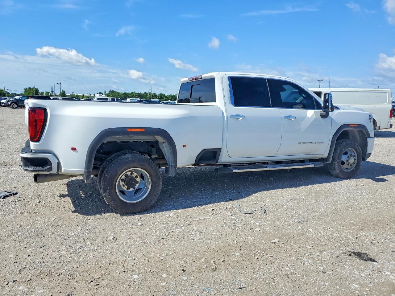 2022 GMC Sierra K3500 Denali - Image 3