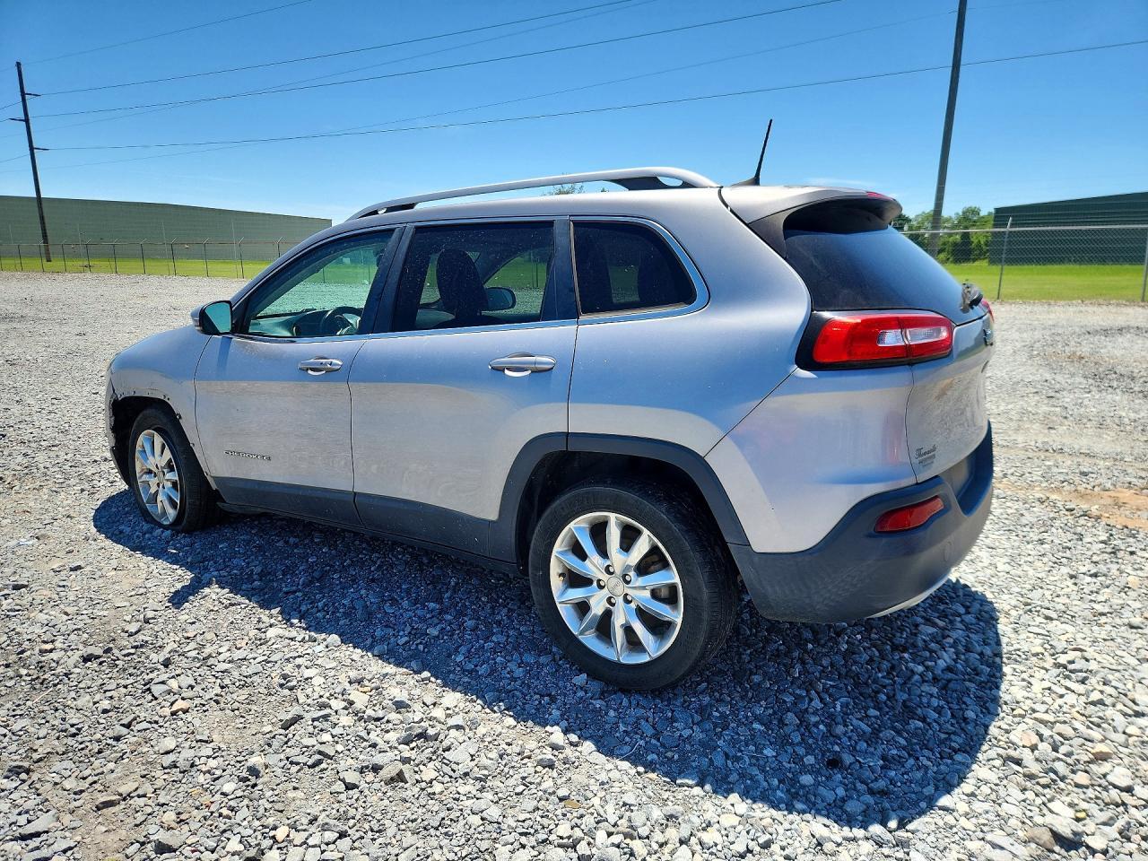 2016 Jeep Cherokee Limited - Image 2