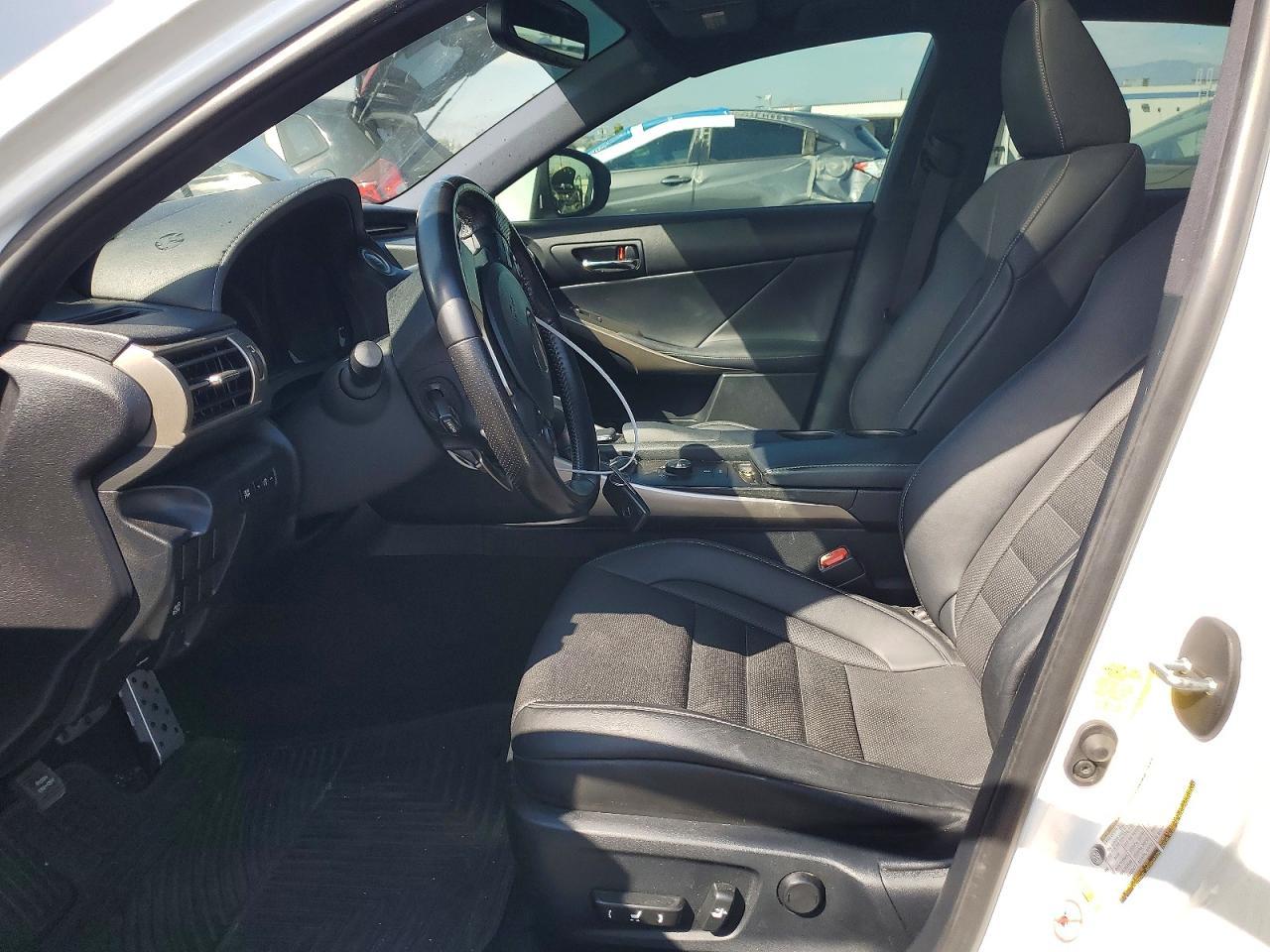 2016 Lexus Is 200T - Фото 7