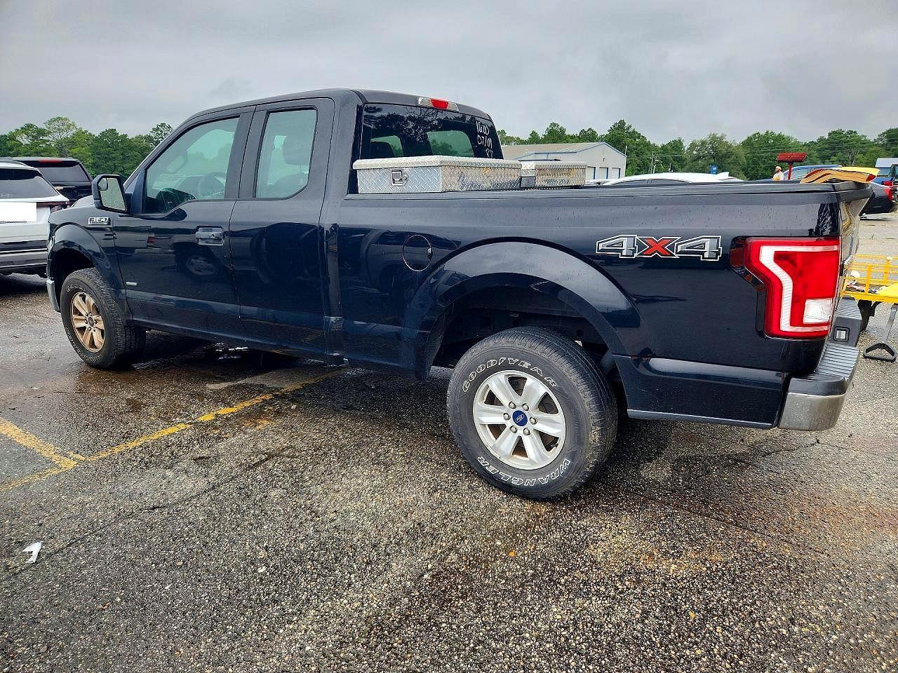 2017 Ford F150 - Фото 2