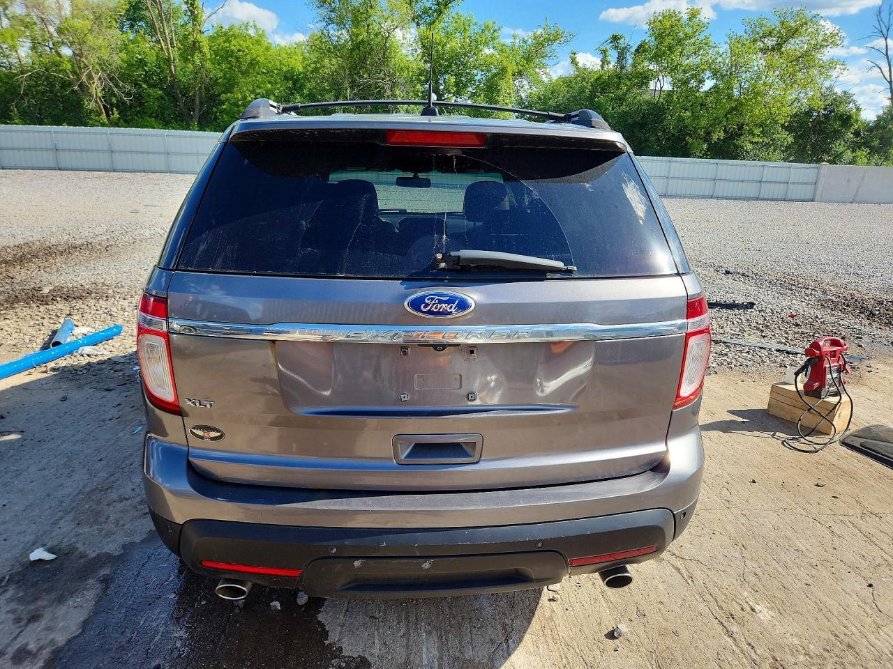 2011 Ford Explorer Xlt - Image 6