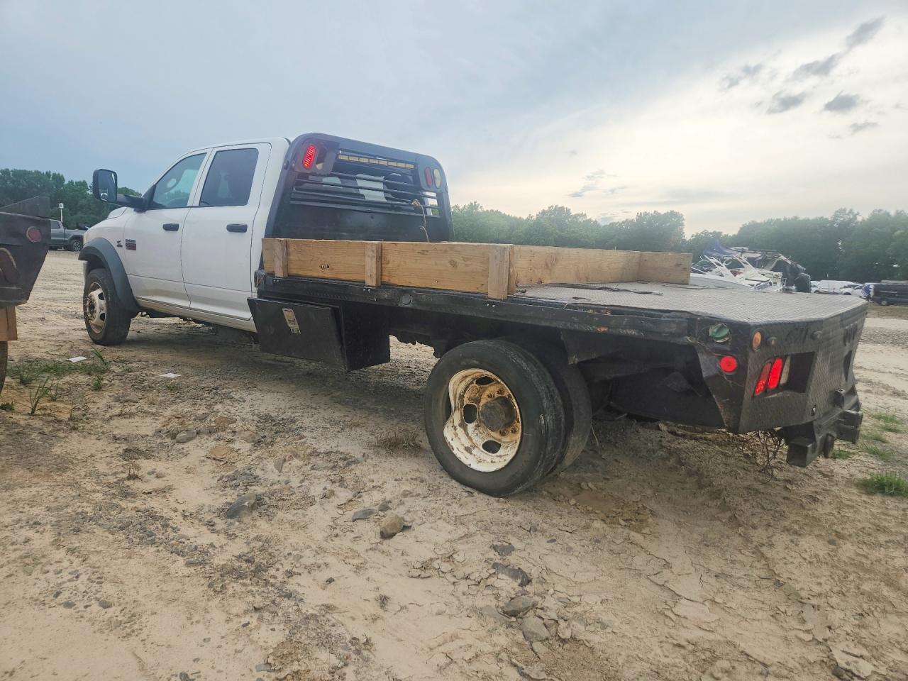 2012 Dodge Ram 5500 St - Image 2
