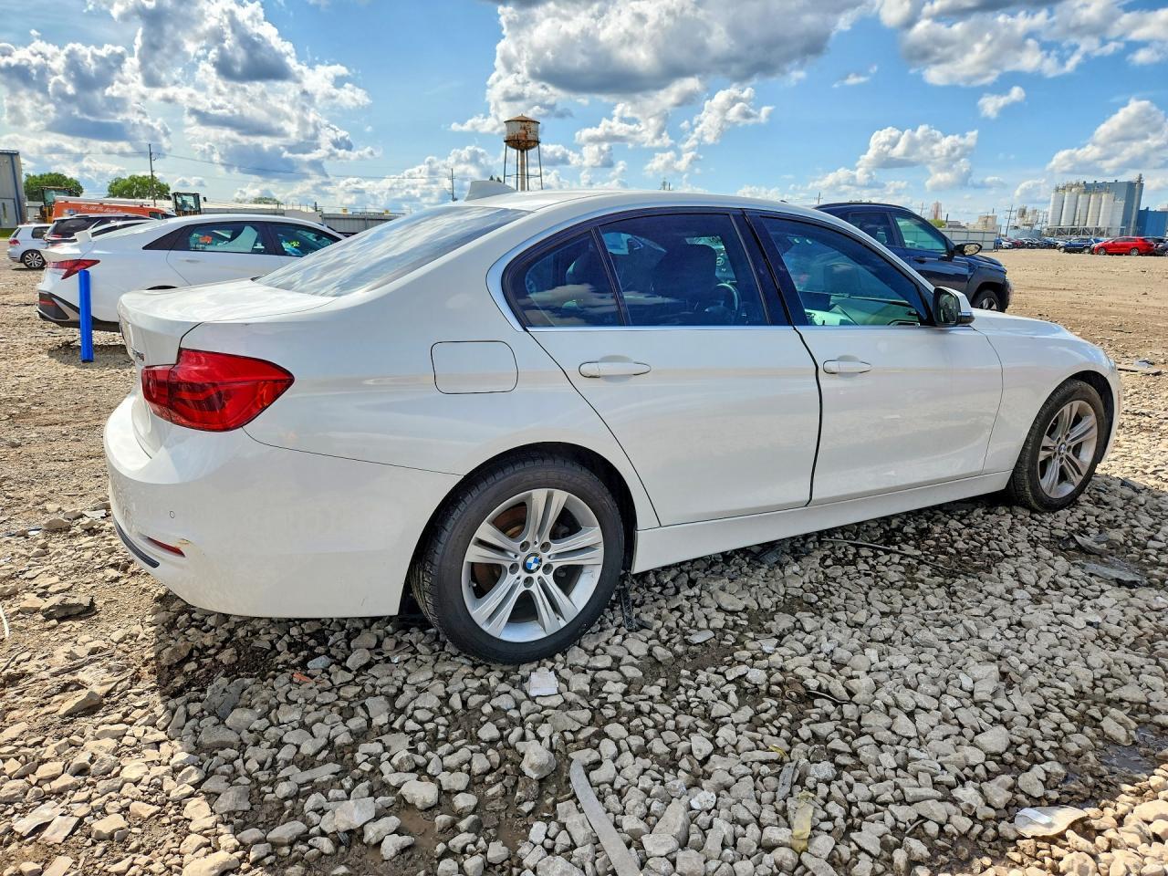 2017 BMW 330 Xi - Image 3