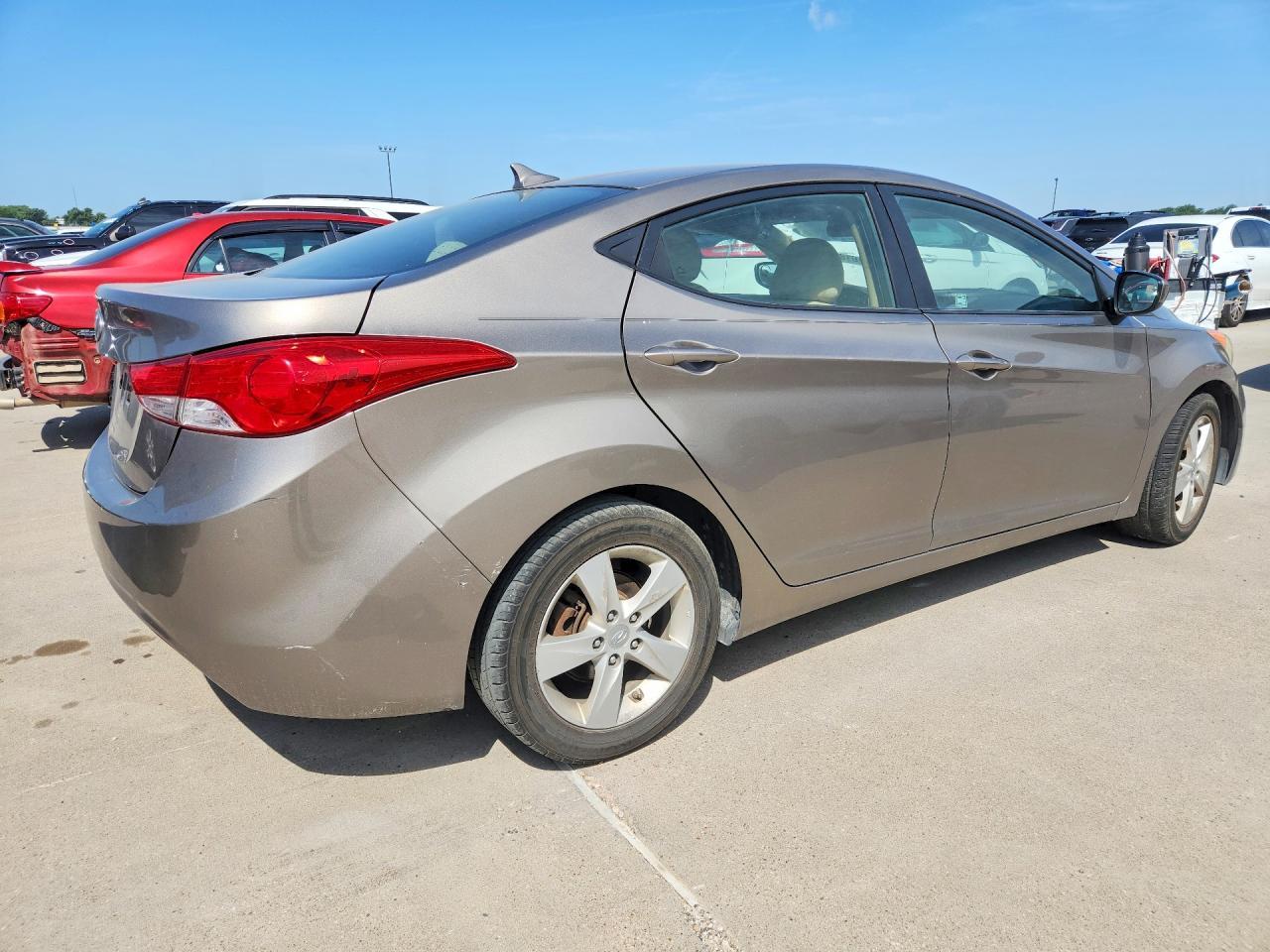 2013 Hyundai Elantra Gls - Image 3