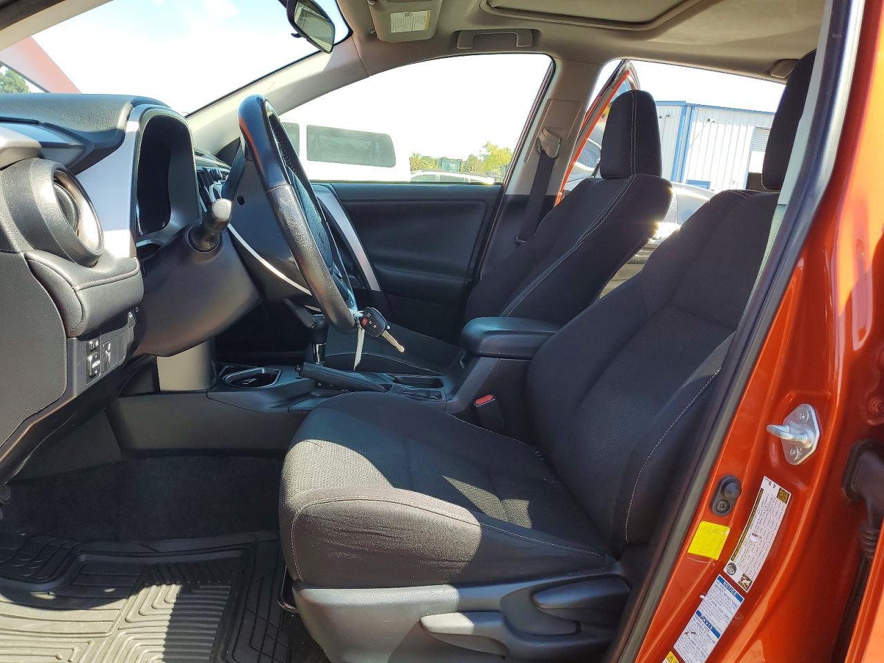 2016 Toyota Rav4 Xle - Image 7