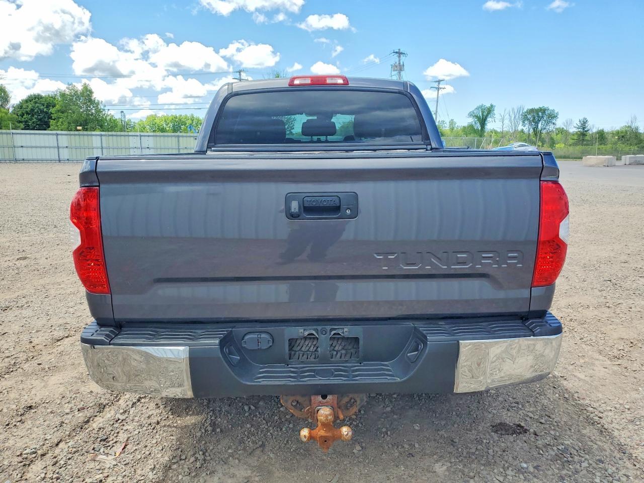 2018 Toyota Tundra Crewmax Sr5 - Image 6