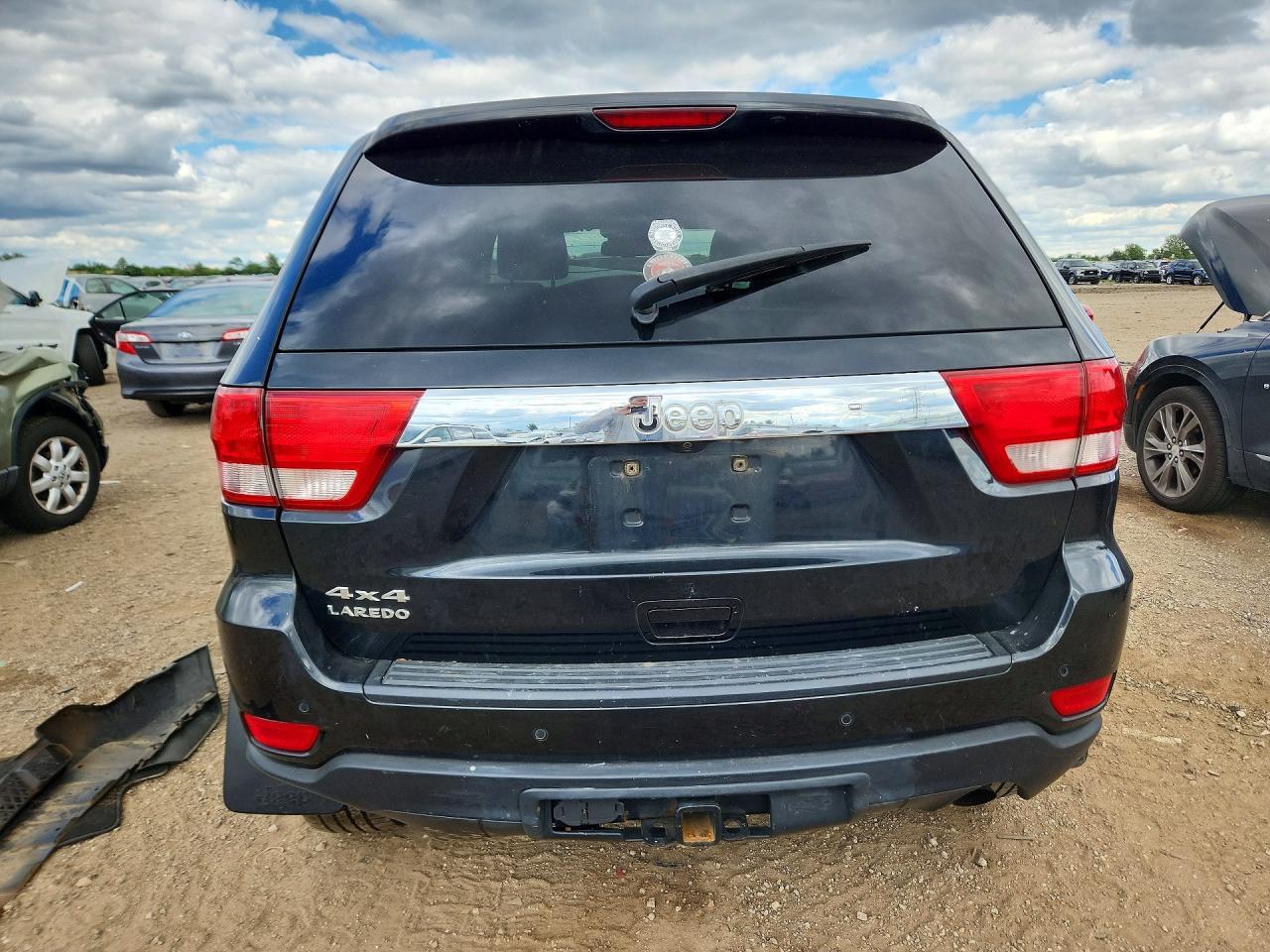 2012 Jeep Grand Cherokee Laredo - Image 6