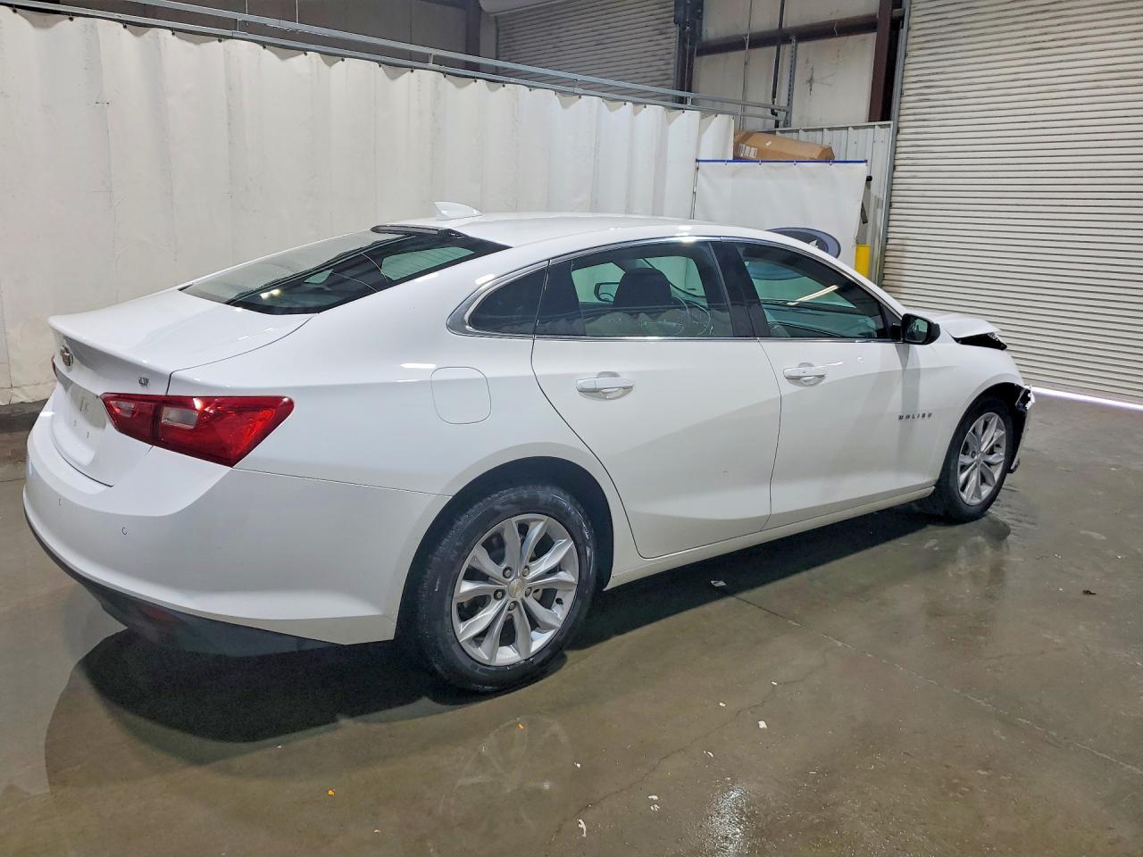 2025 Chevrolet Malibu Lt - Image 3