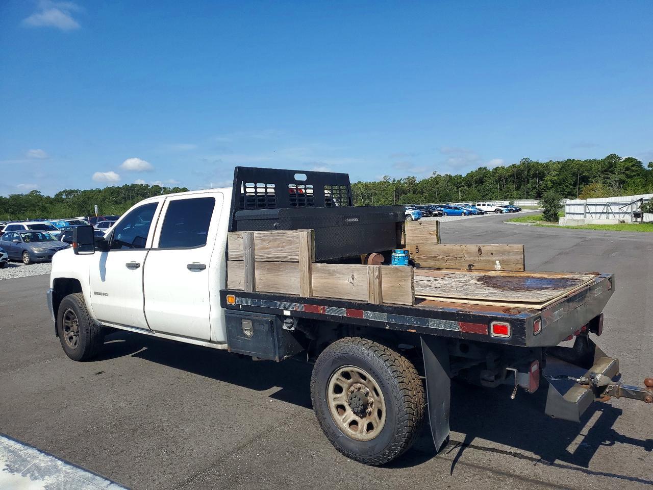 2015 Chevrolet Silverado K3500 - Фото 2