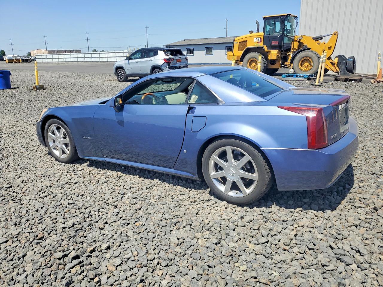2006 Cadillac Xlr - Image 2