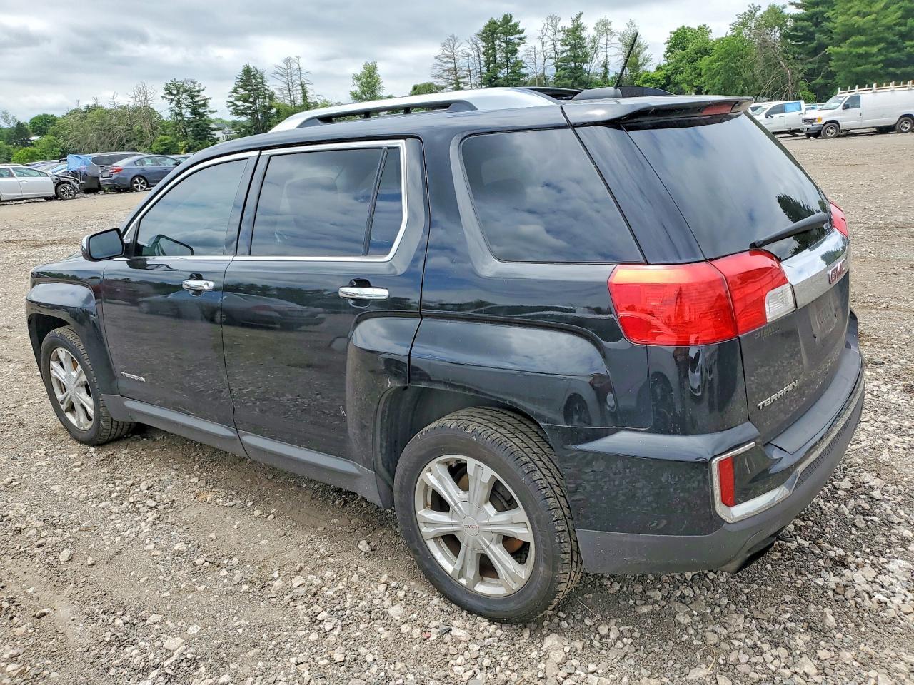 2017 GMC Terrain Slt - Image 2