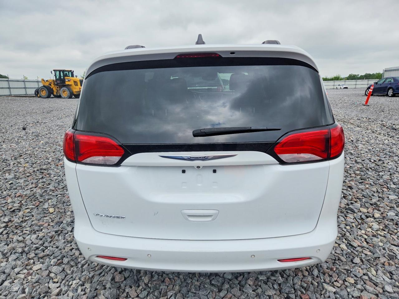 2021 Chrysler Voyager Lxi - Фото 6
