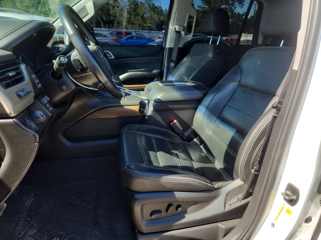 2019 GMC Yukon Denali - Фото 7