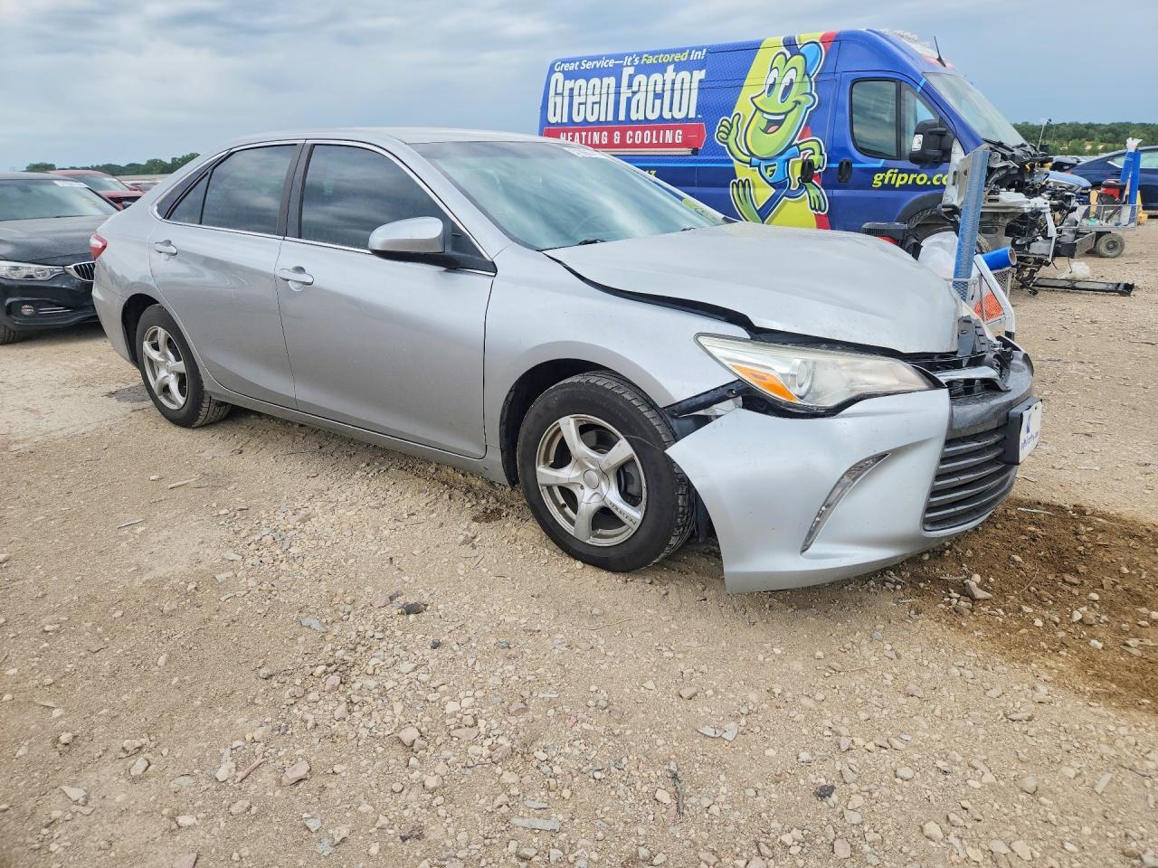 2016 Toyota Camry Le - Image 4