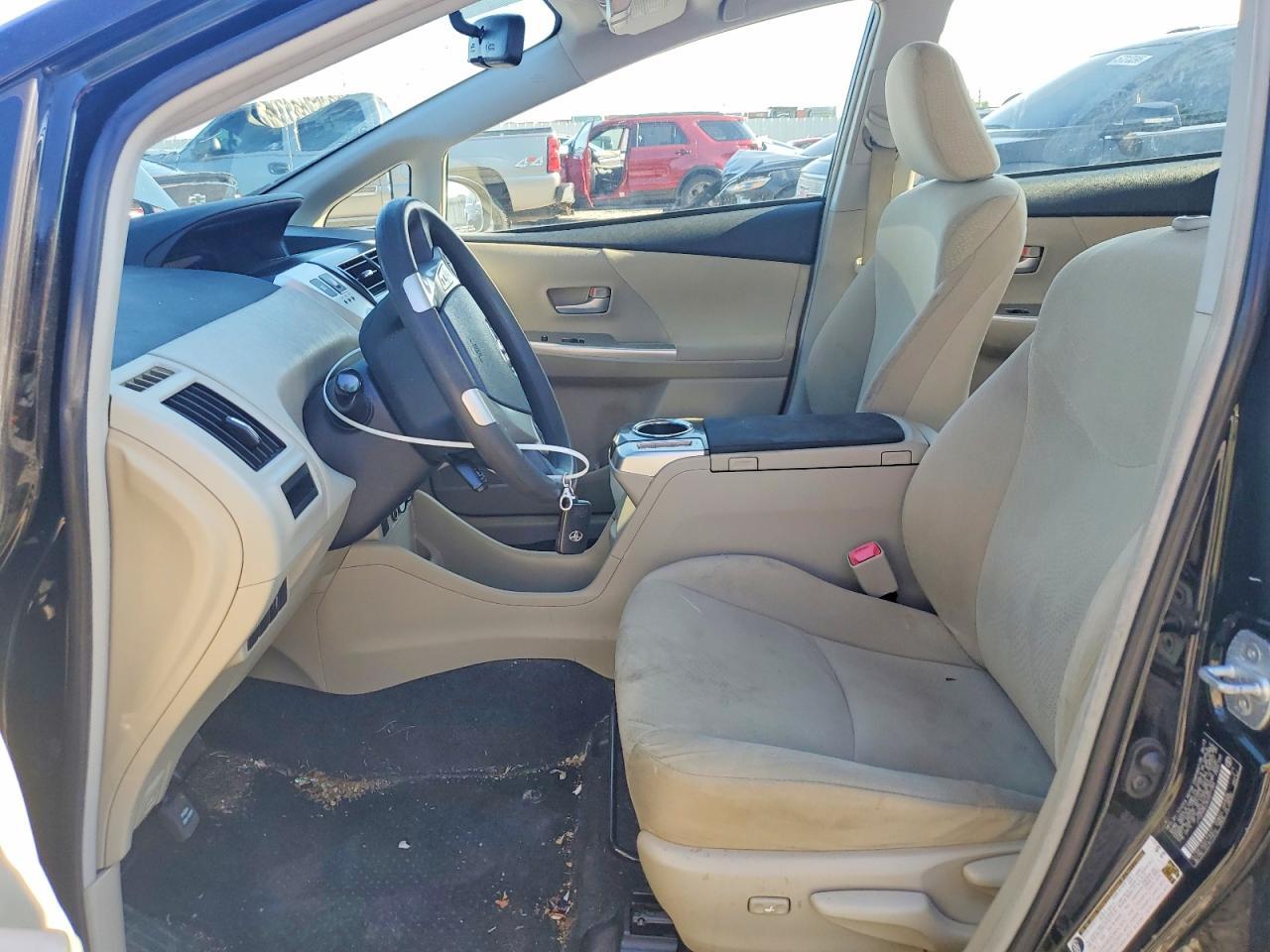 2013 Toyota Prius V Three - Фото 7