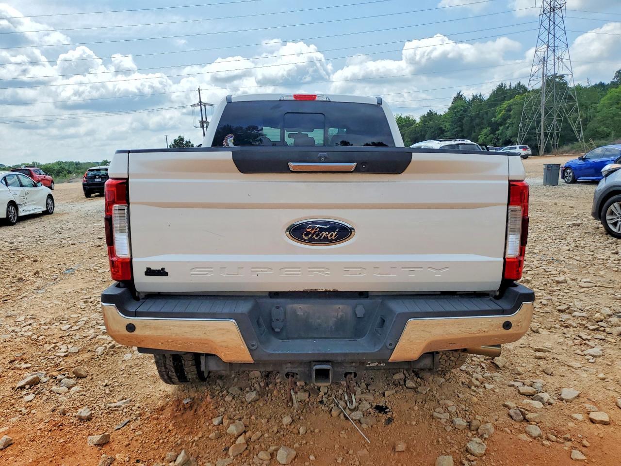2017 Ford F250 Super Duty - Фото 6