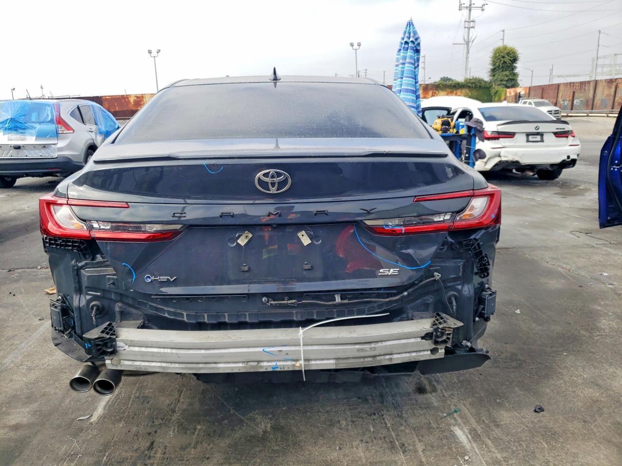2025 Toyota Camry Se - Image 6